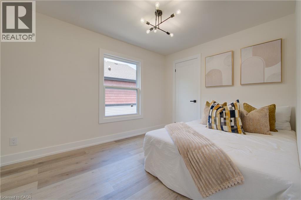 26 Richardson Street, Cambridge, ON - Indoor Photo Showing Bedroom