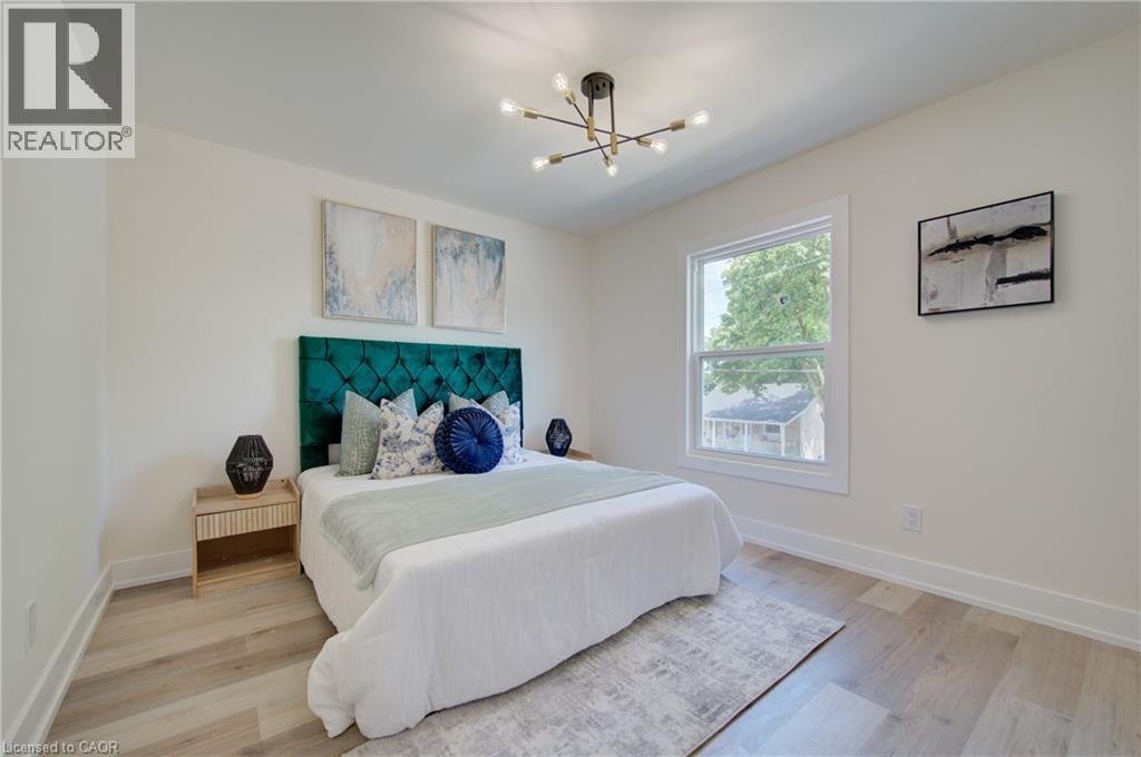 26 Richardson Street, Cambridge, ON - Indoor Photo Showing Bedroom
