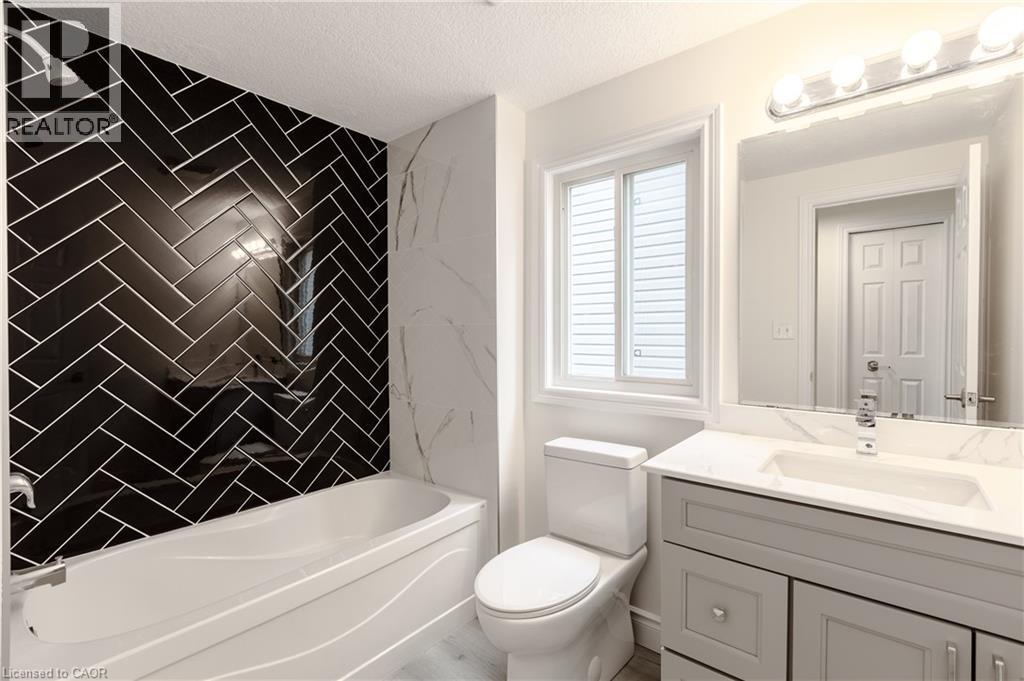 59 Iron Gate Street, Kitchener, ON - Indoor Photo Showing Bathroom