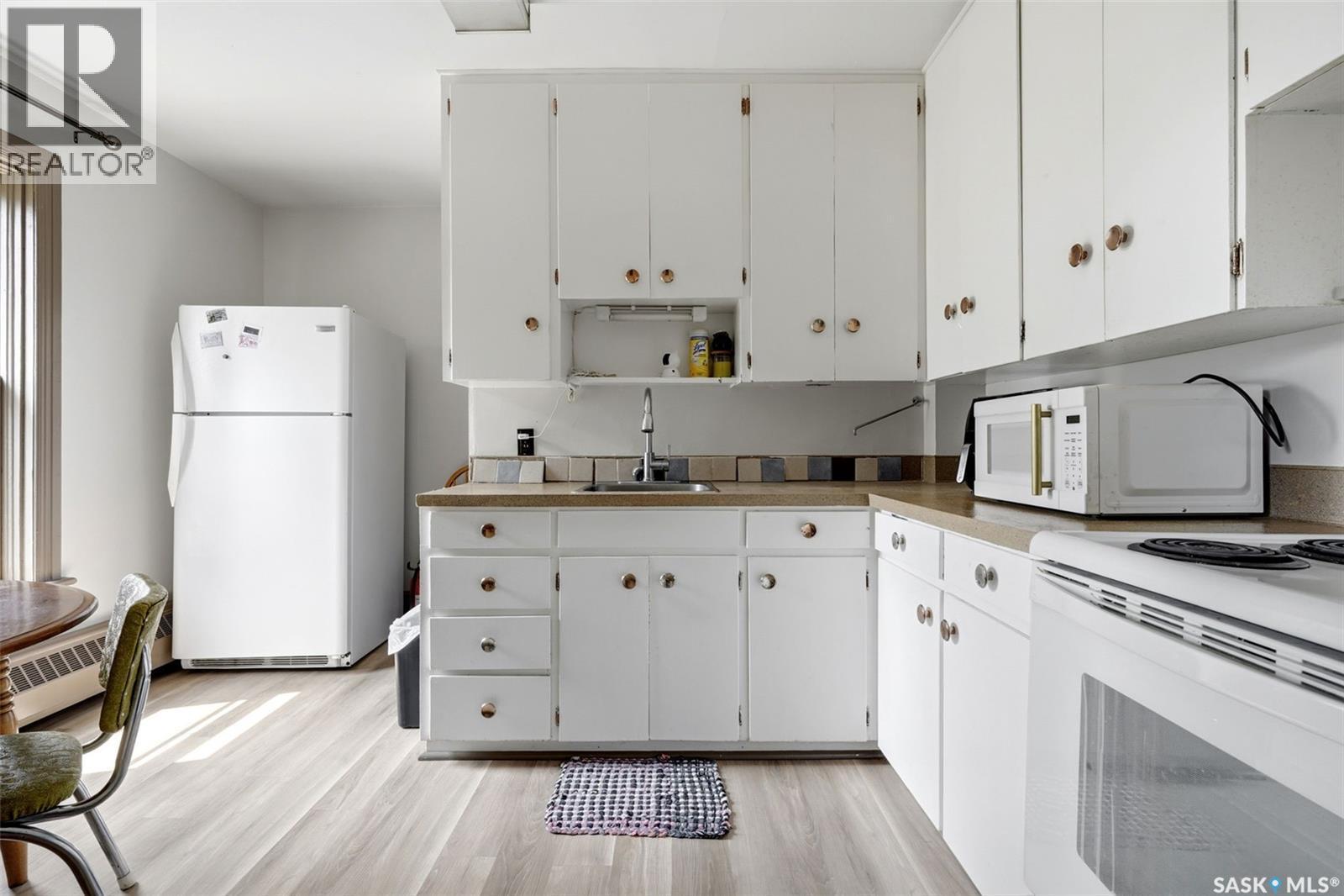 913 Boyle Street, Indian Head, SK - Indoor Photo Showing Kitchen