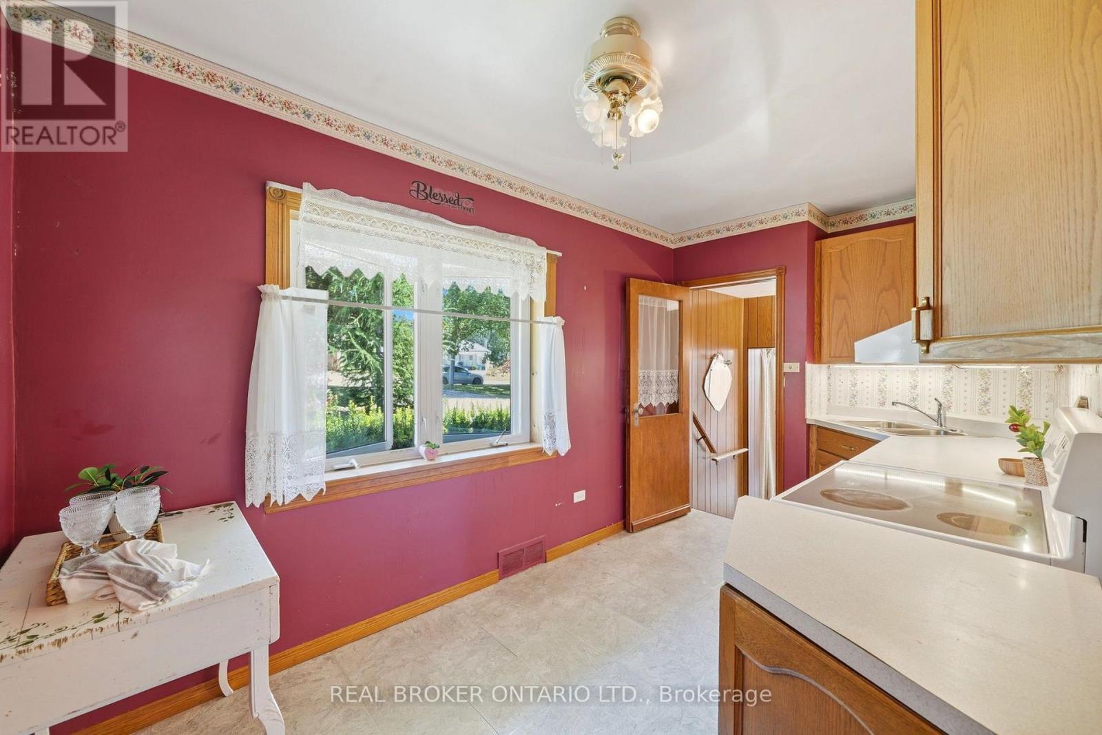 158 Diagonal Road, North Huron, ON - Indoor