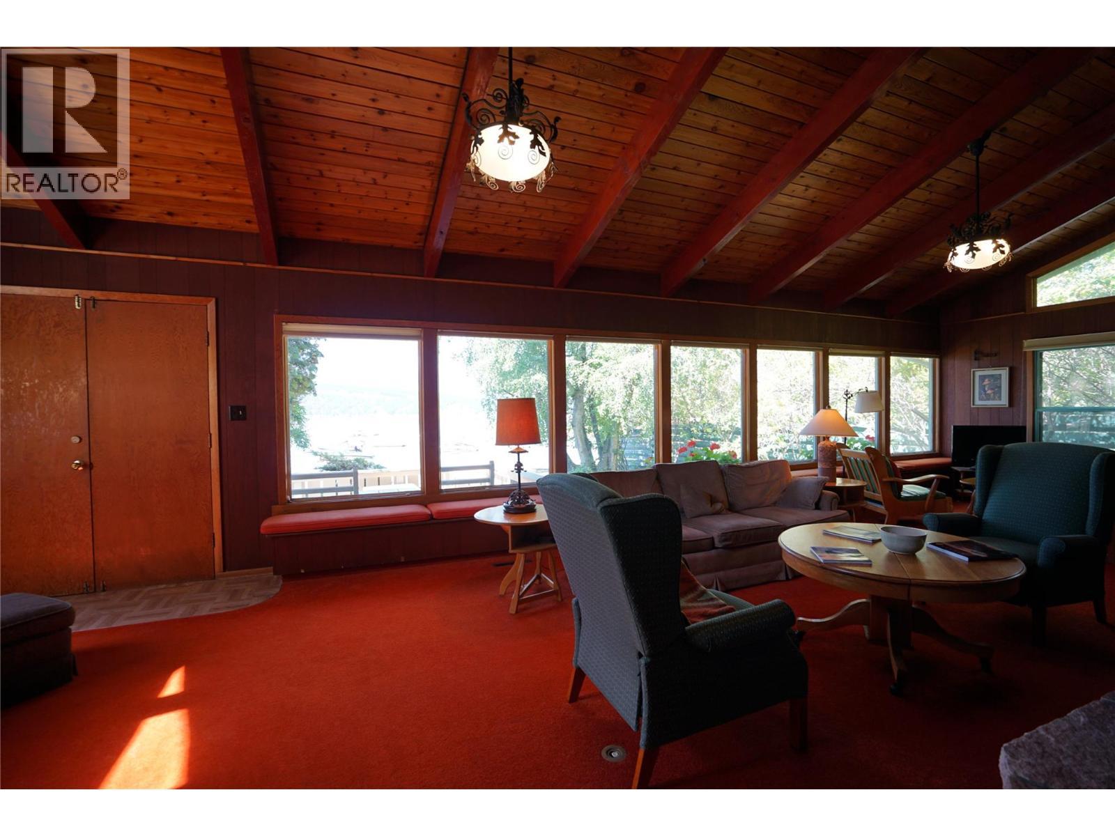 4806 Andreen Road, Windermere, BC - Indoor