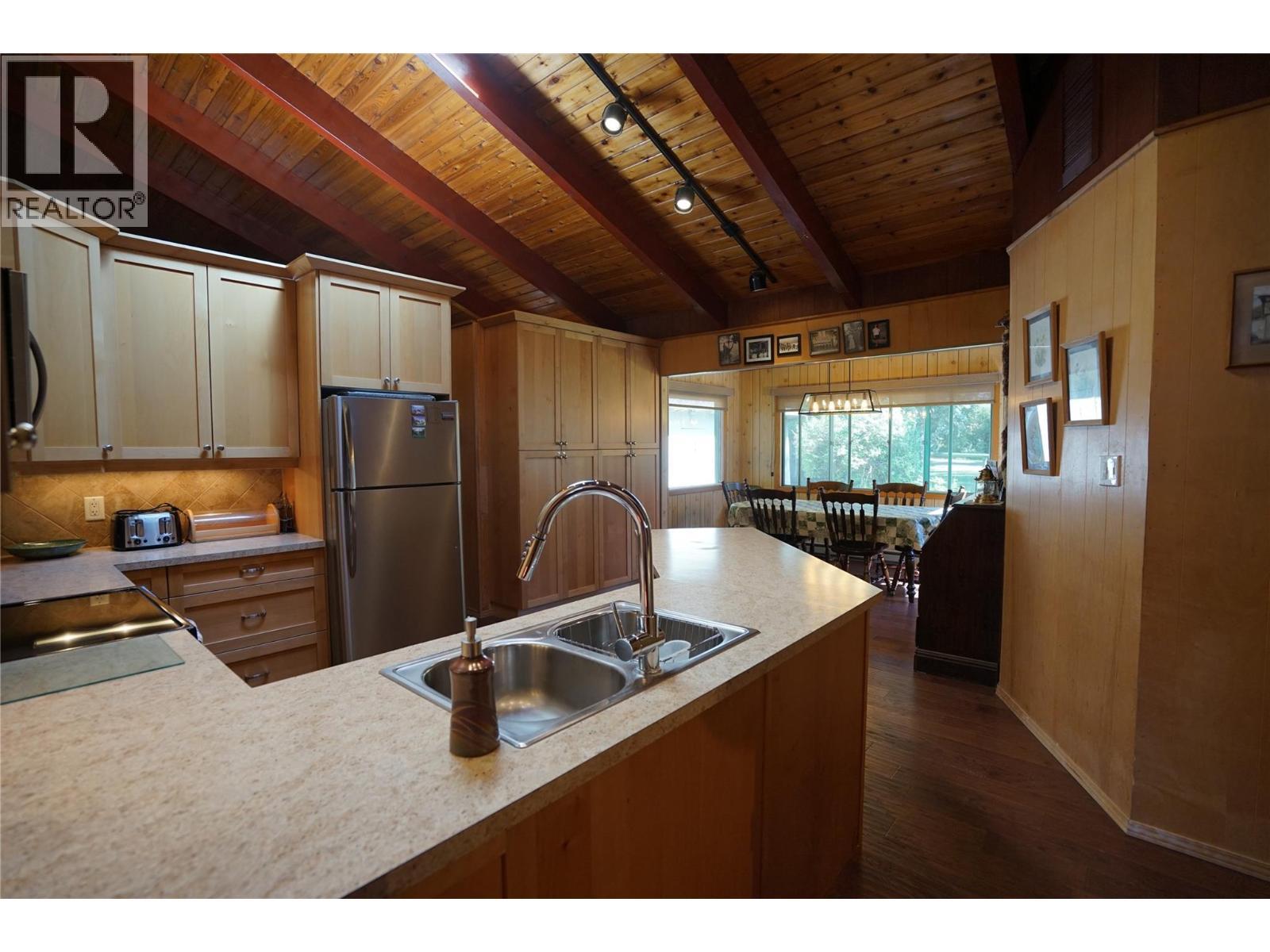 4806 Andreen Road, Windermere, BC - Indoor Photo Showing Kitchen With Double Sink