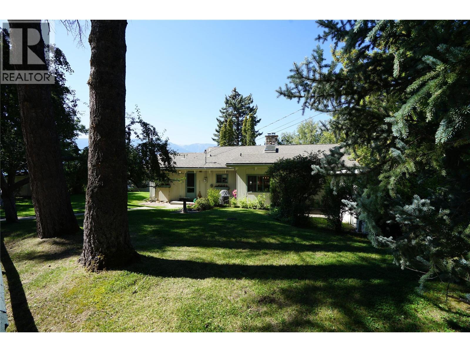4806 Andreen Road, Windermere, BC - Outdoor