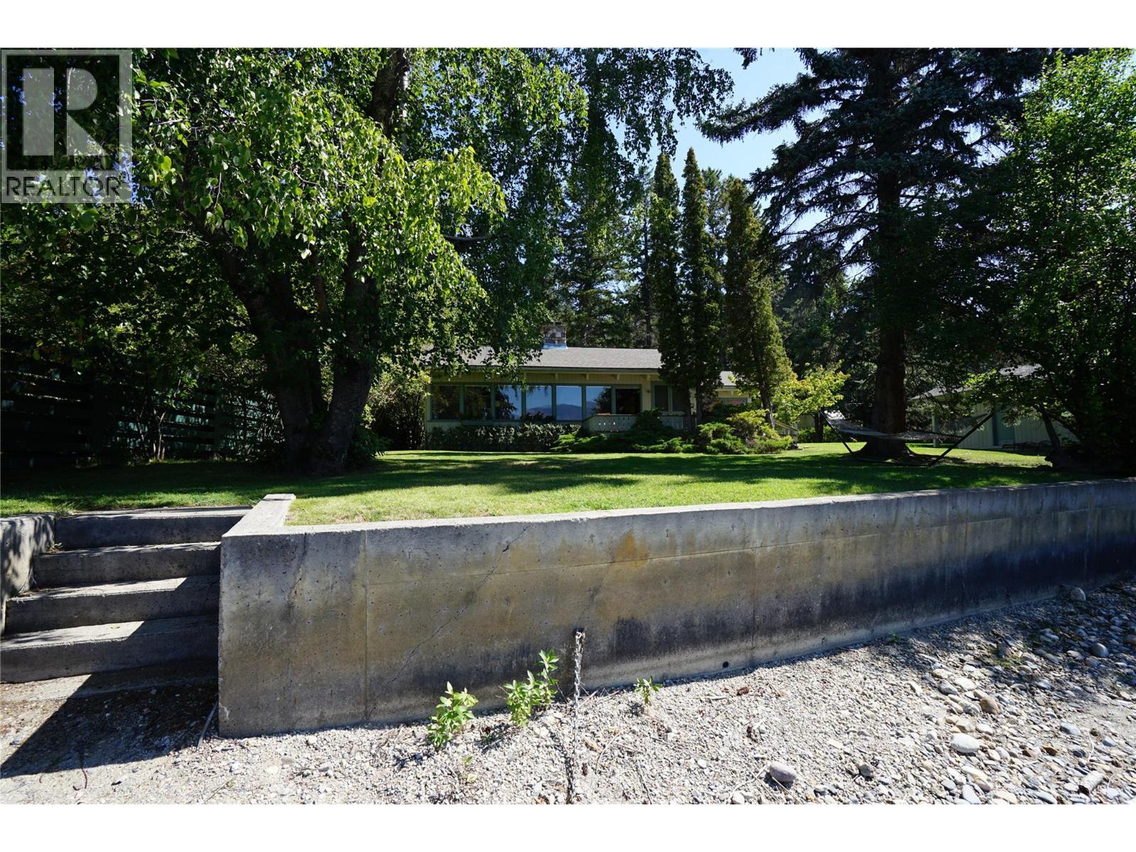 4806 Andreen Road, Windermere, BC - Outdoor