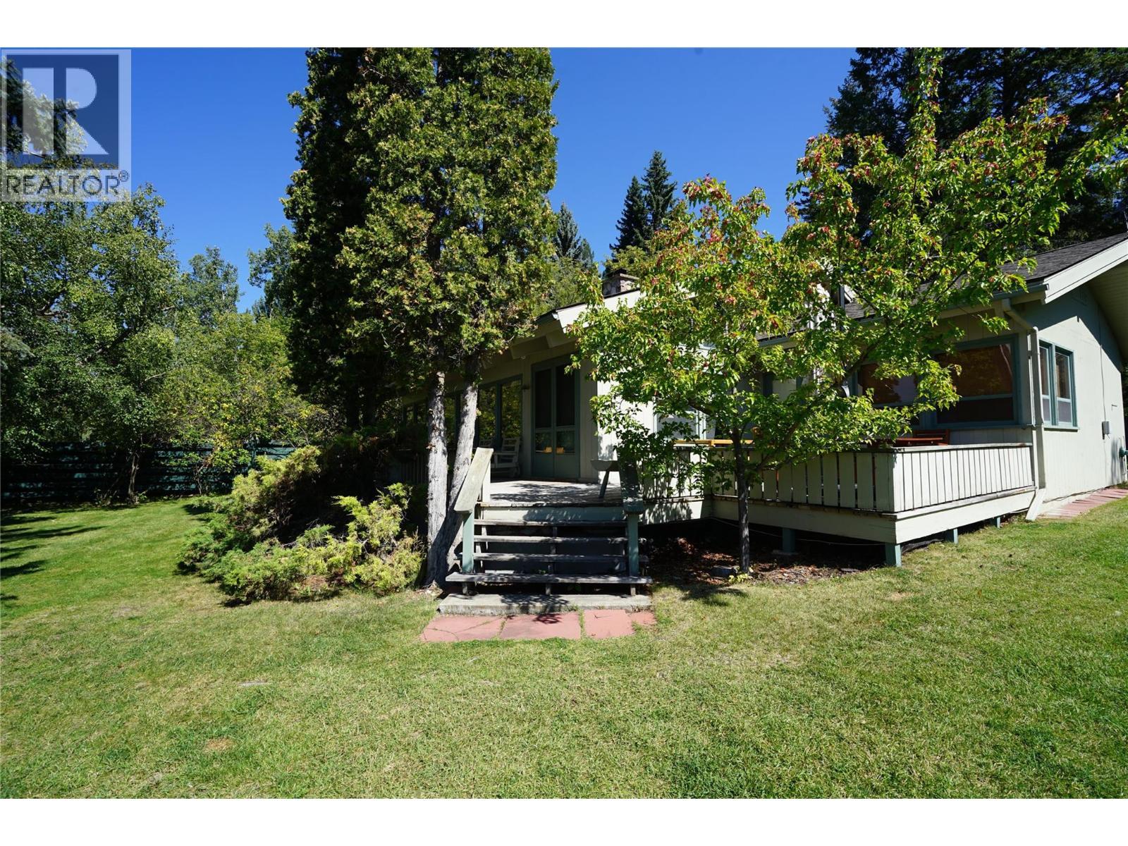 4806 Andreen Road, Windermere, BC - Outdoor