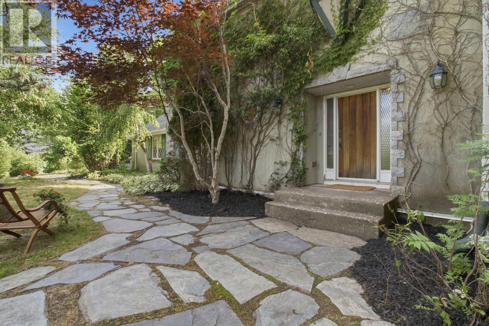 Entry - 43 Karen Avenue, Fall River, NS - Outdoor