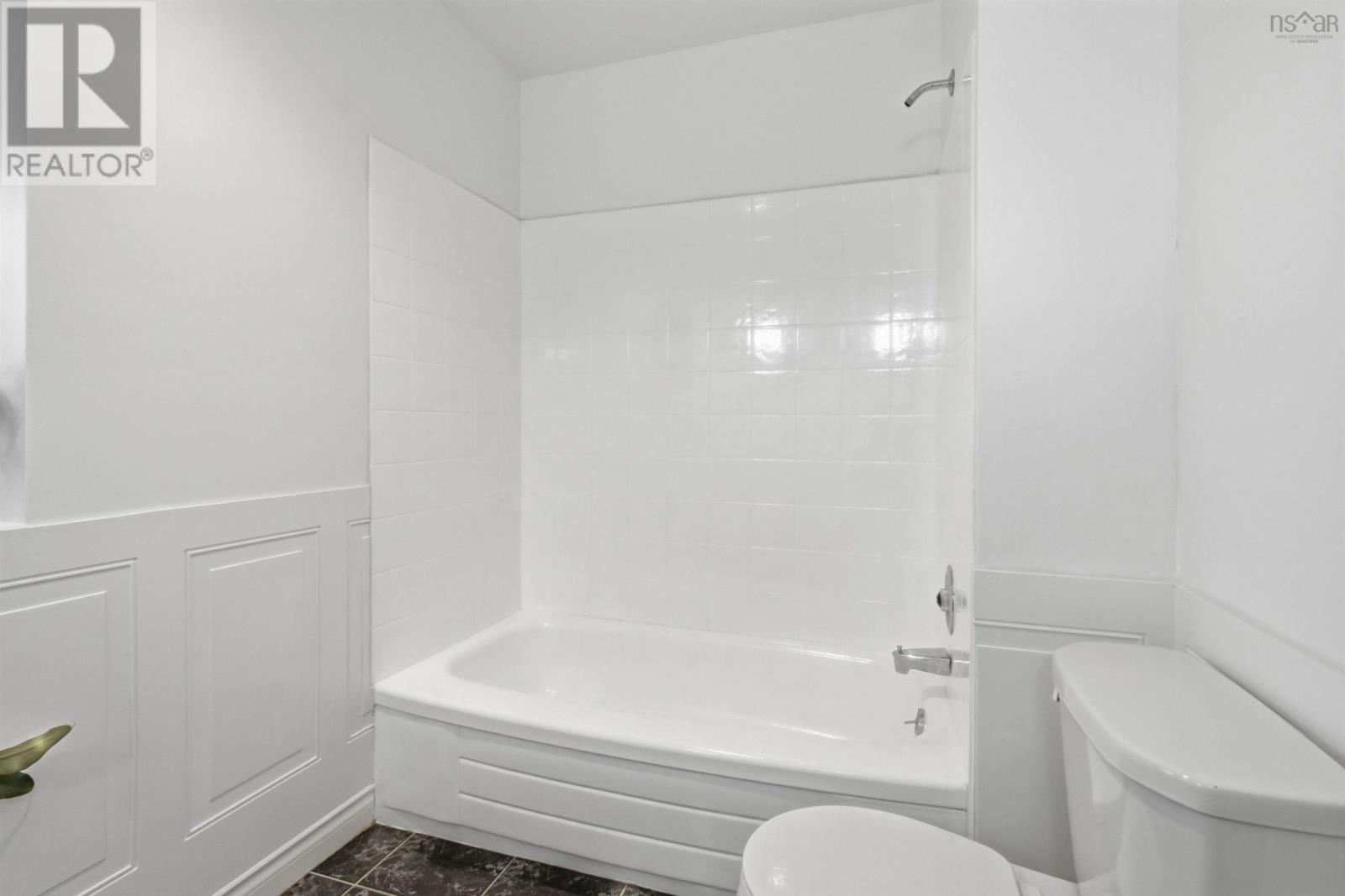 Bathroom - 43 Karen Avenue, Fall River, NS - Indoor Photo Showing Bathroom