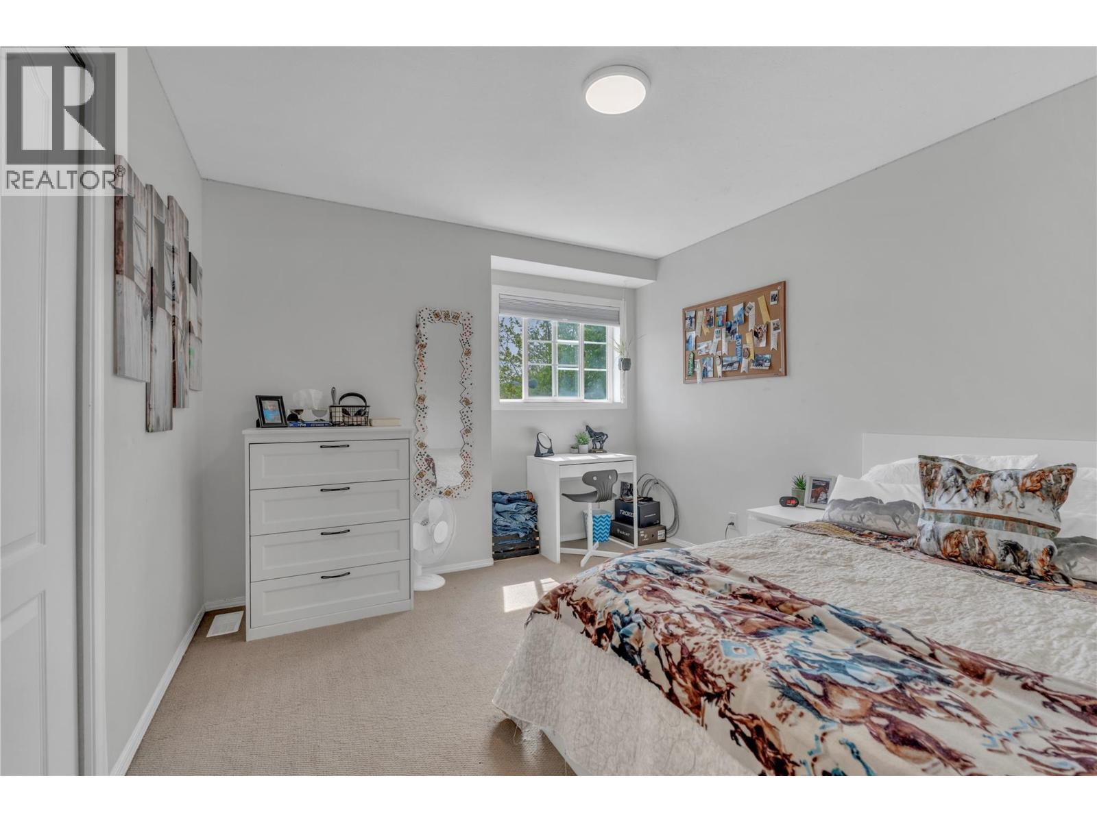 755 Wiseman Place, Naramata, BC - Indoor Photo Showing Bedroom
