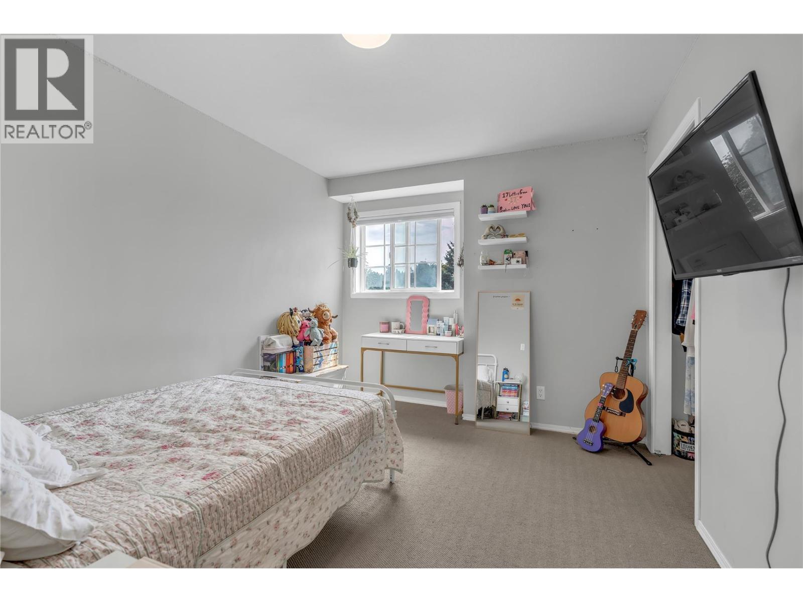 755 Wiseman Place, Naramata, BC - Indoor Photo Showing Bedroom
