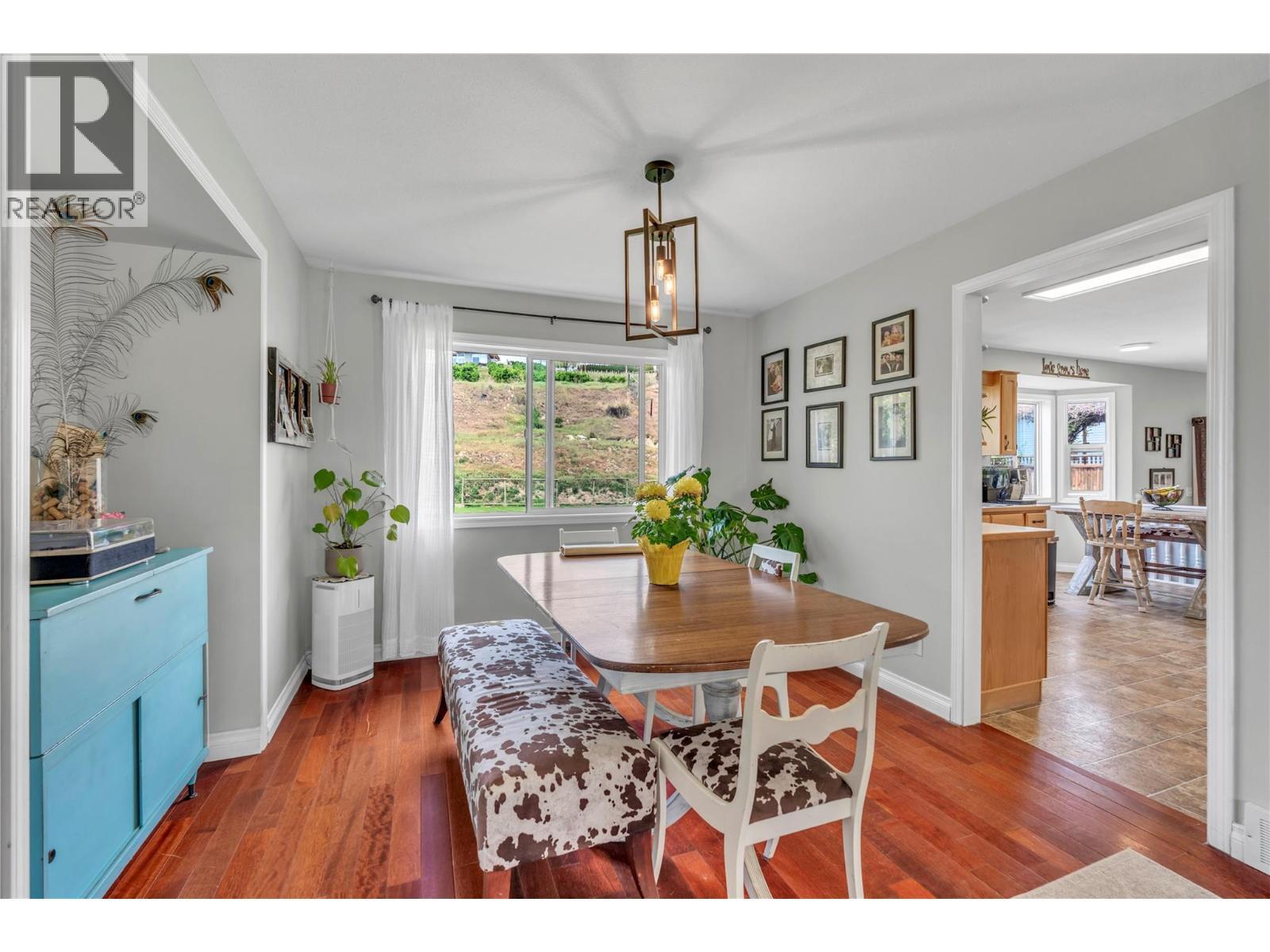755 Wiseman Place, Naramata, BC - Indoor Photo Showing Dining Room