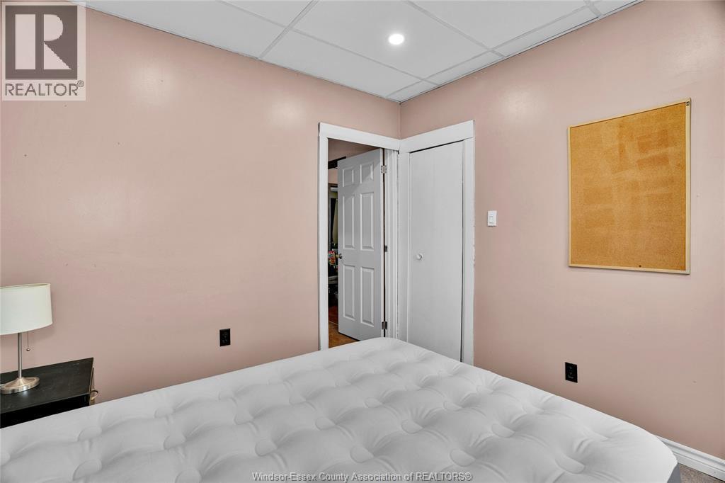 336 Josephine Unit# 2, Windsor, ON - Indoor Photo Showing Bedroom