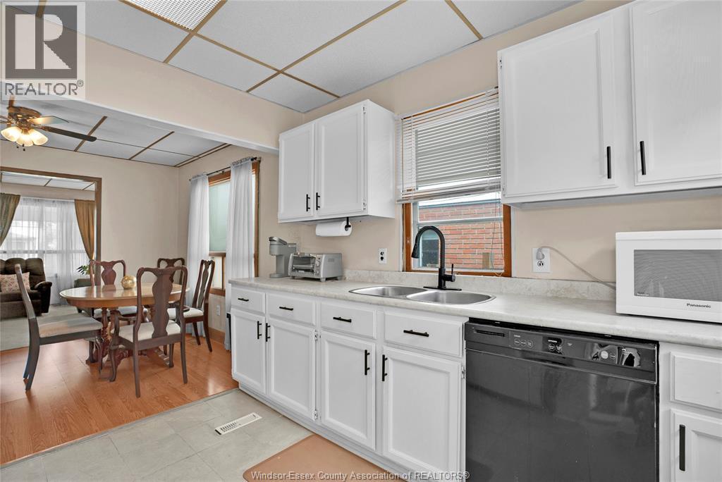 336 Josephine Unit# 2, Windsor, ON - Indoor Photo Showing Kitchen With Double Sink