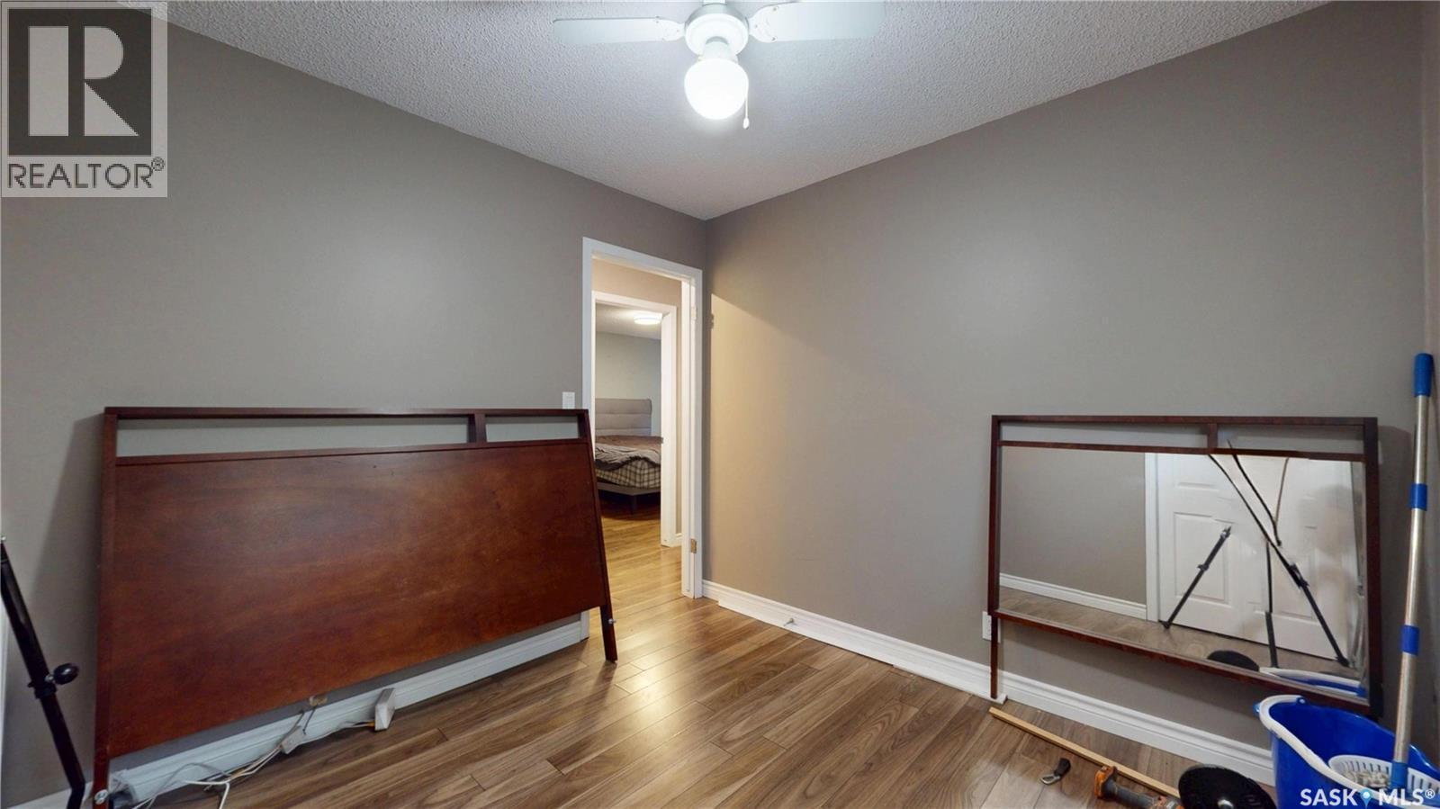 6 Higgins Bay, Regina, SK - Indoor Photo Showing Other Room