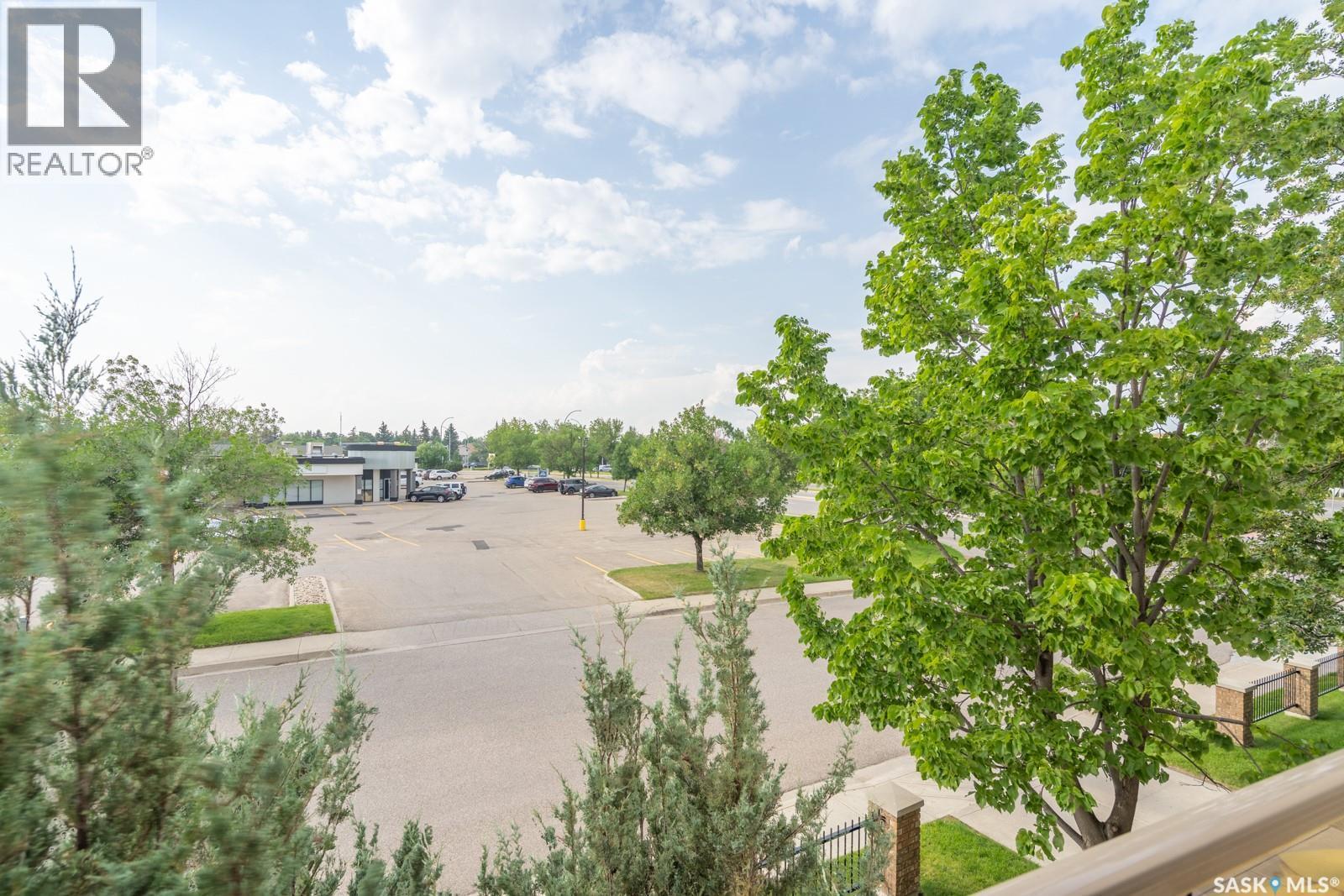 201 3101 Renfrew Crescent E, Regina, SK - Outdoor With View