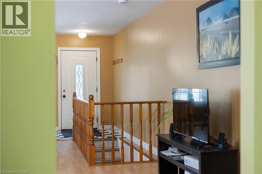 25 Saunby Street, London, ON - Indoor Photo Showing Other Room