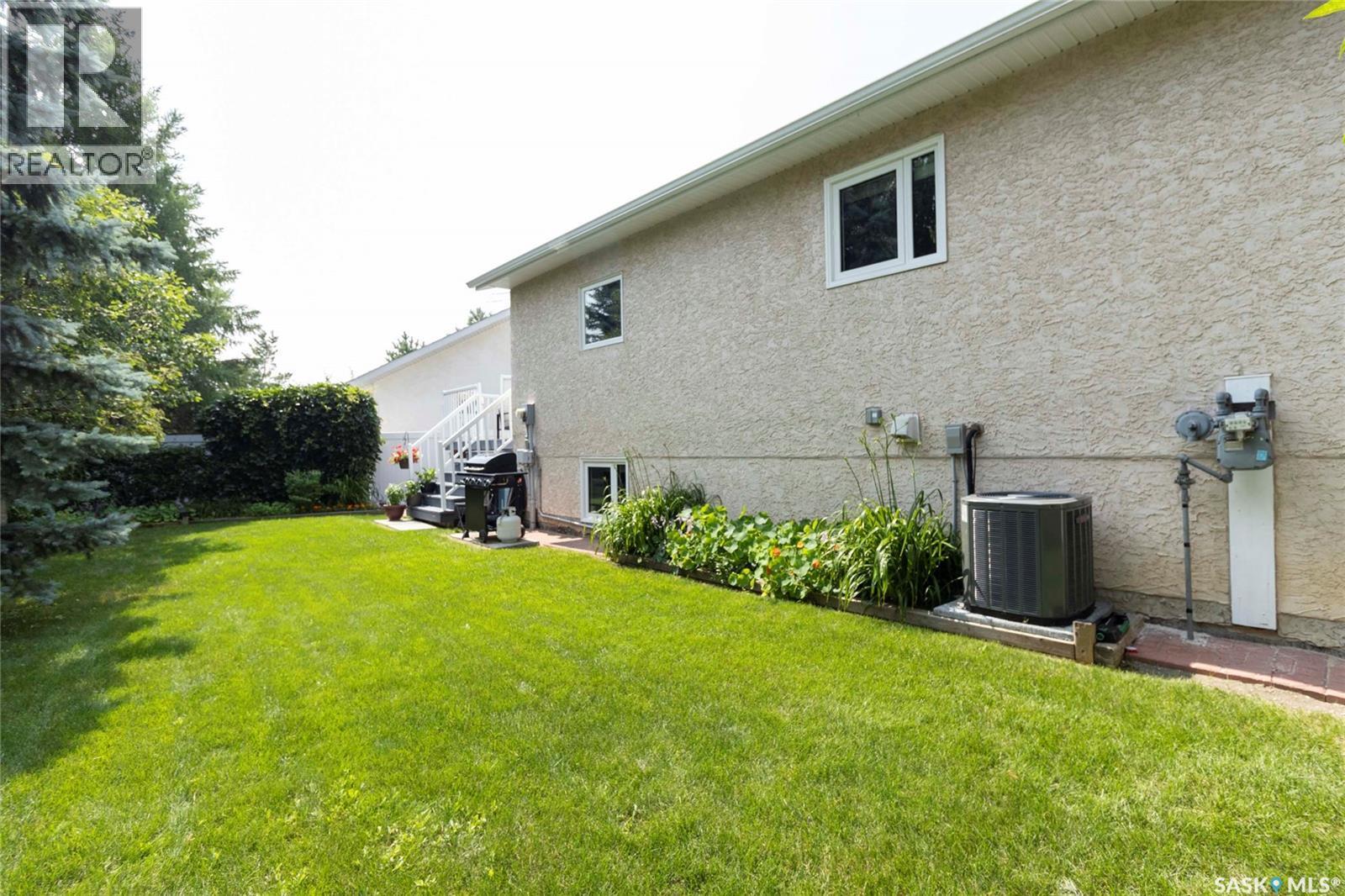 439 Fairbrother Court, Saskatoon, SK - Outdoor With Exterior