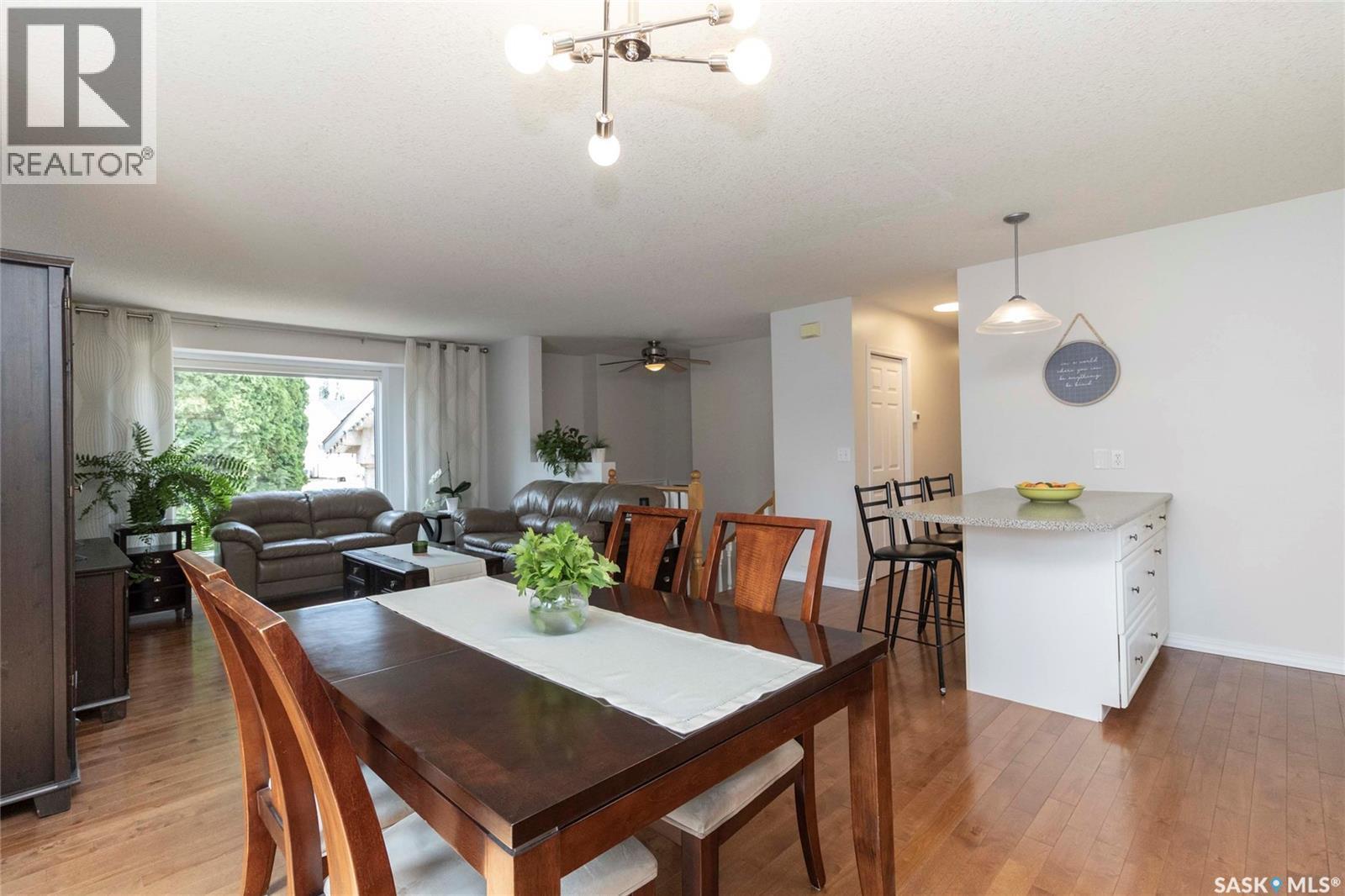 439 Fairbrother Court, Saskatoon, SK - Indoor Photo Showing Dining Room