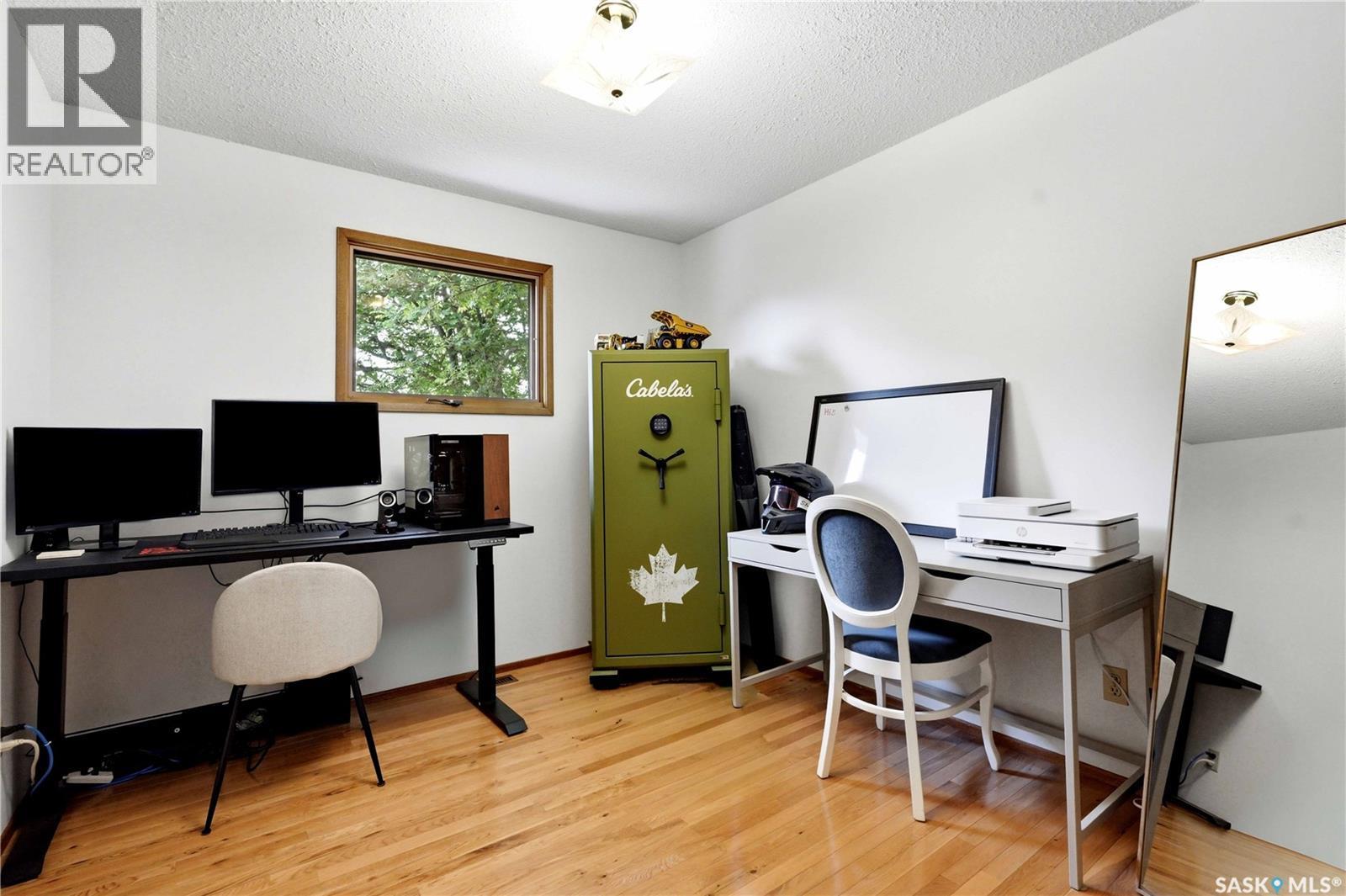 133 113Th Street W, Saskatoon, SK - Indoor Photo Showing Office