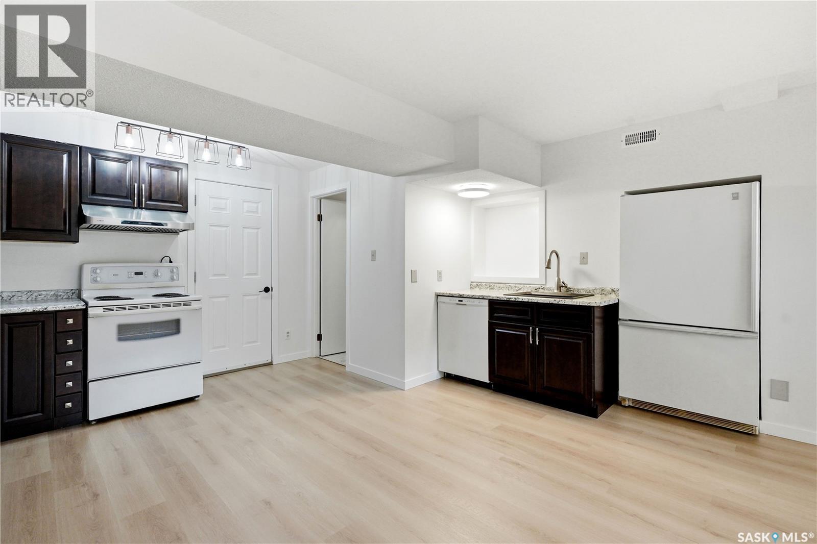 133 113Th Street W, Saskatoon, SK - Indoor Photo Showing Kitchen