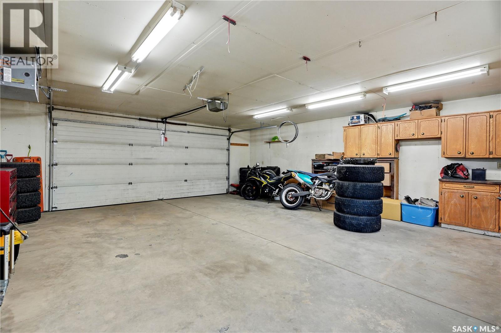 133 113Th Street W, Saskatoon, SK - Indoor Photo Showing Garage