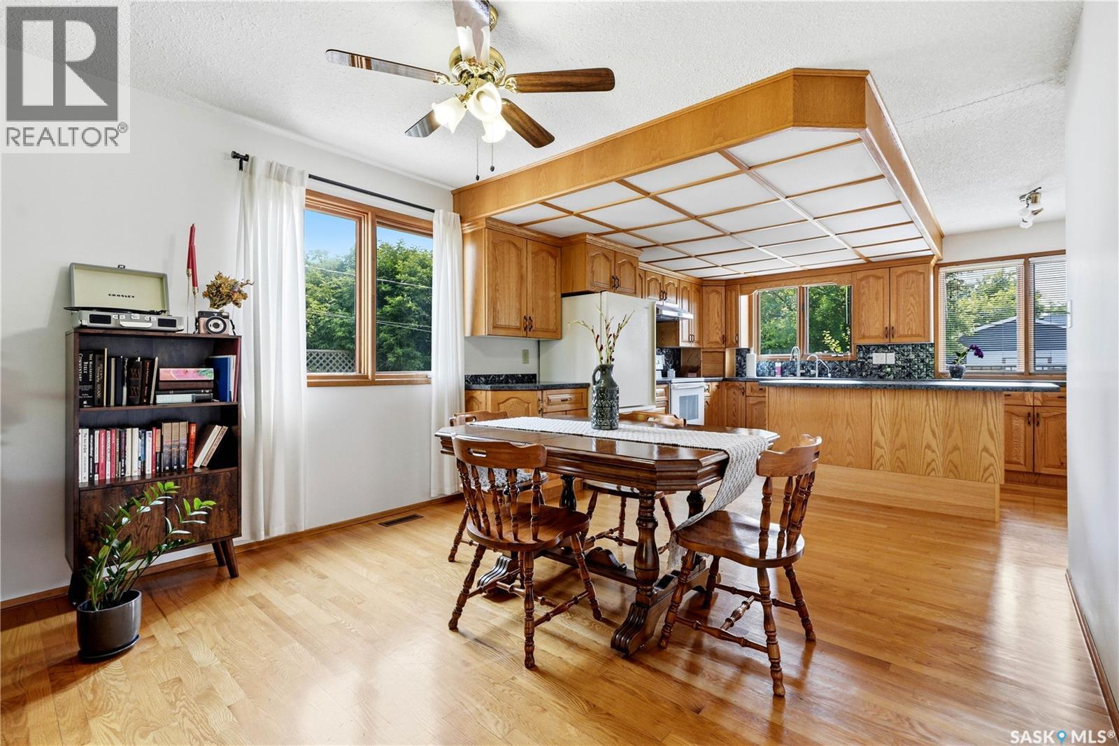 133 113Th Street W, Saskatoon, SK - Indoor Photo Showing Dining Room