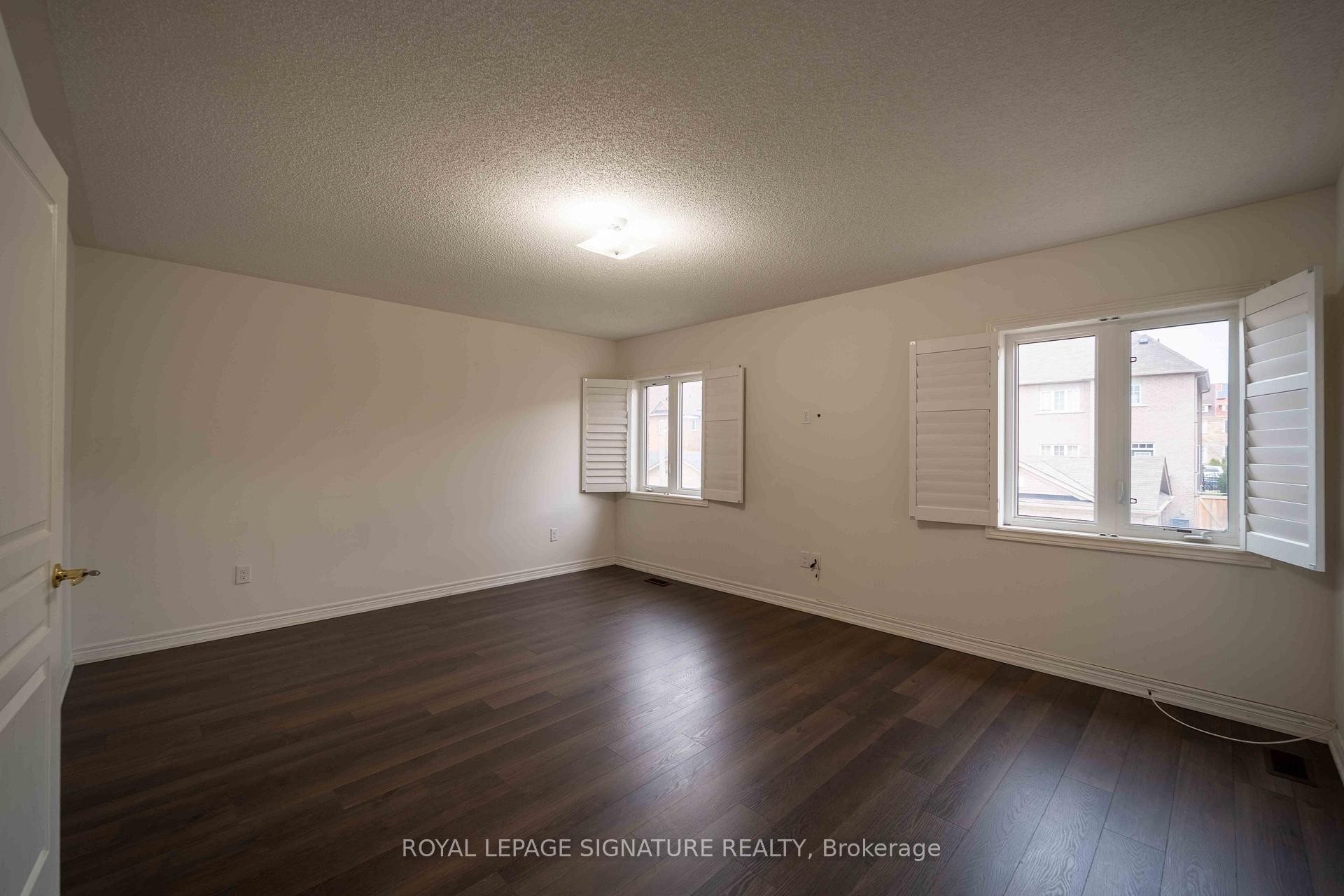 5570 Meadowcrest Avenue, Mississauga, ON