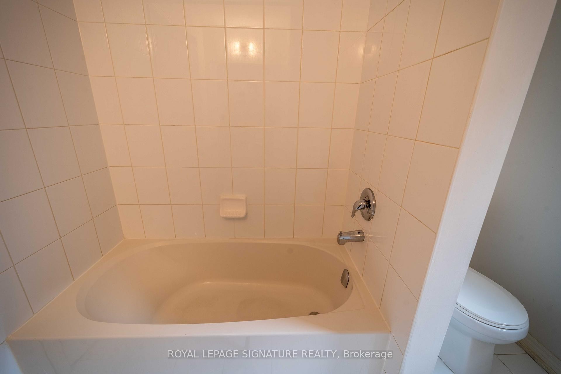 5570 Meadowcrest Avenue, Mississauga, ON