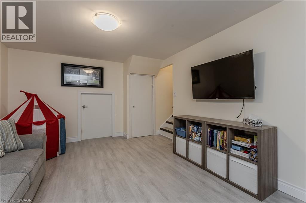 3128 Centennial Drive, Burlington, ON - Indoor
