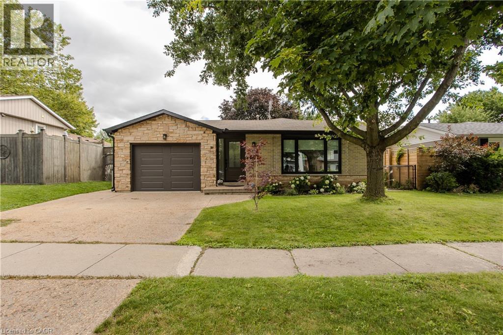 3128 Centennial Drive, Burlington, ON - Outdoor