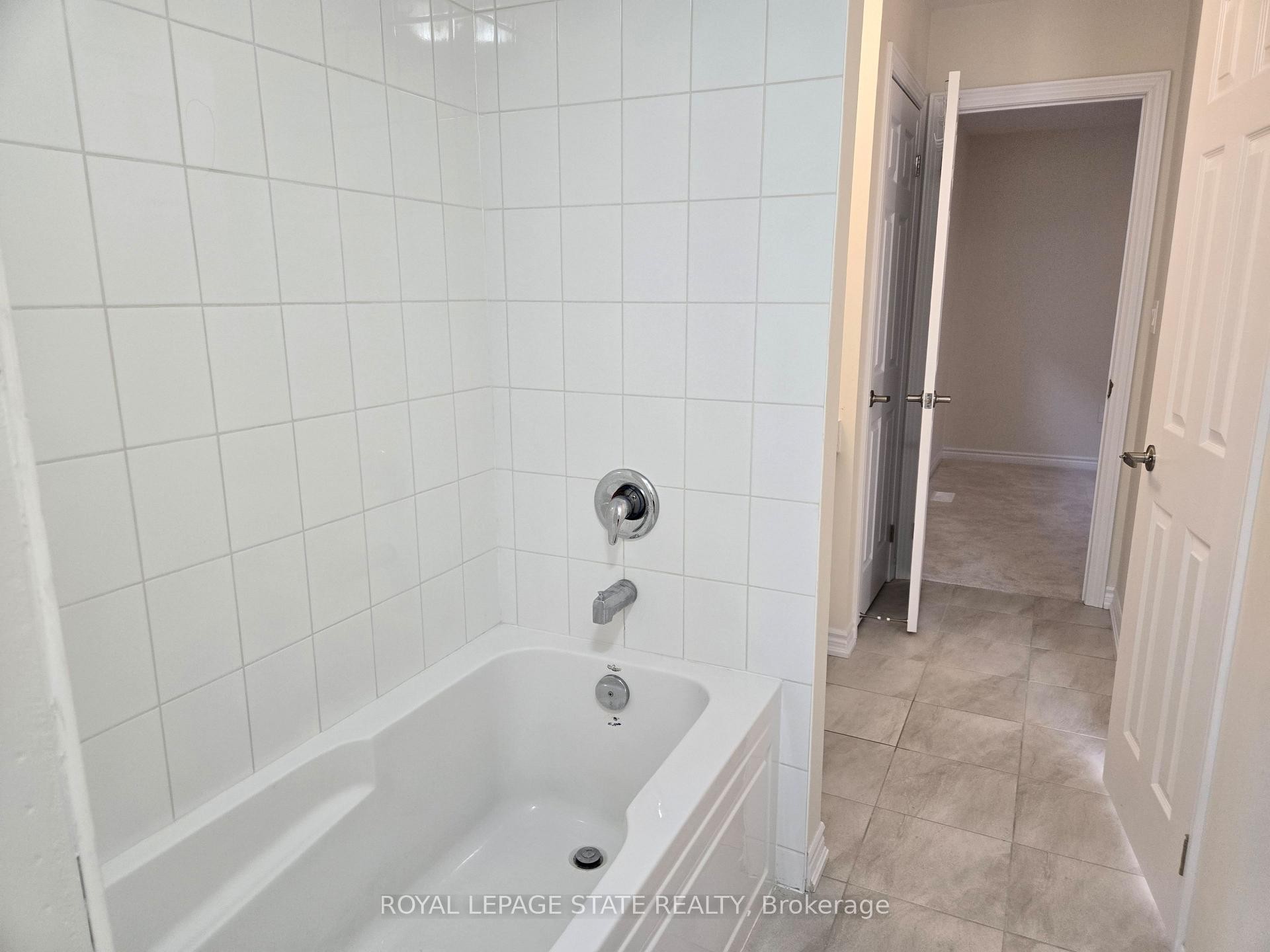 395 Barker Parkway, Thorold, ON - Indoor Photo Showing Bathroom
