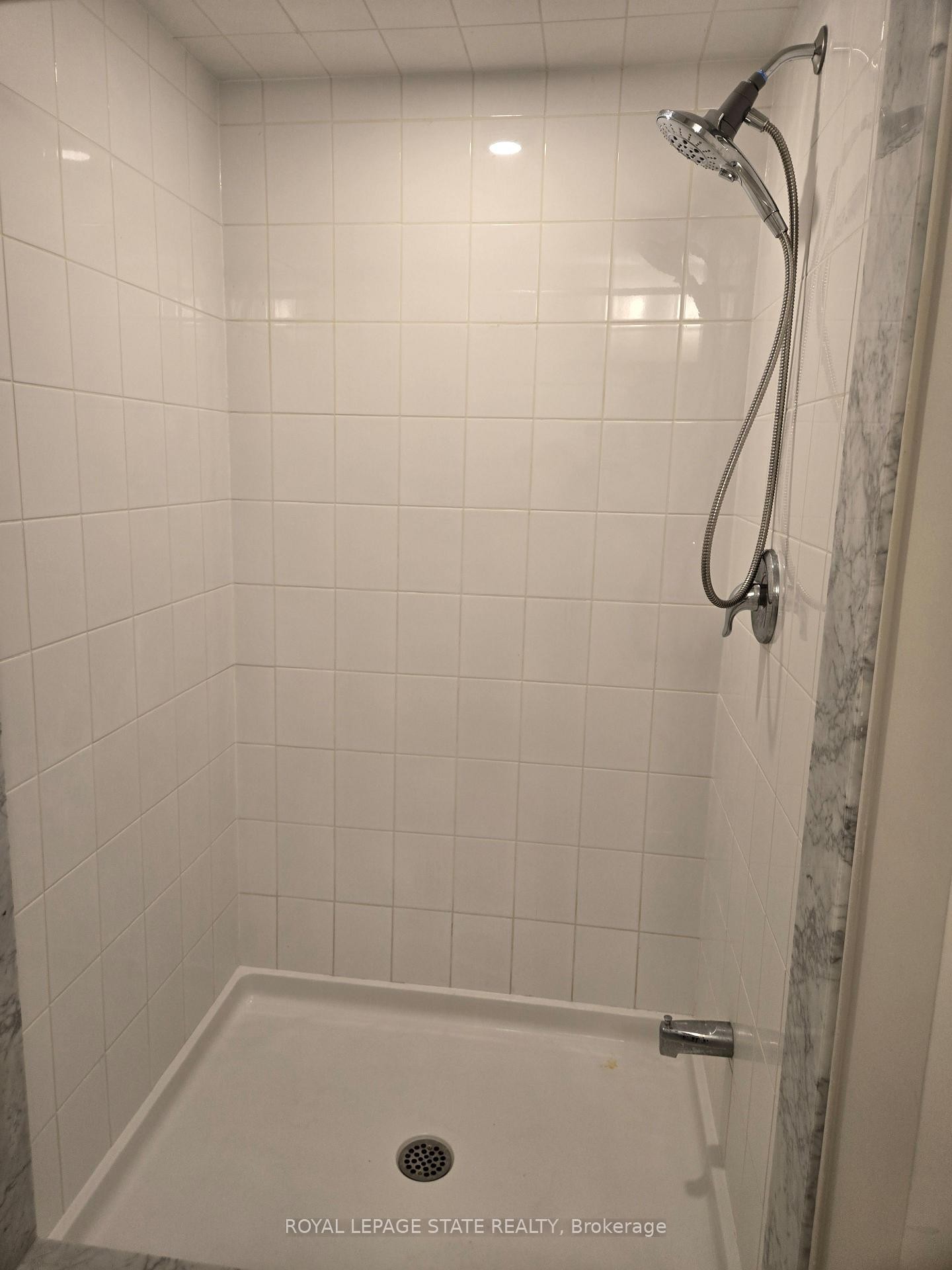 395 Barker Parkway, Thorold, ON - Indoor Photo Showing Bathroom