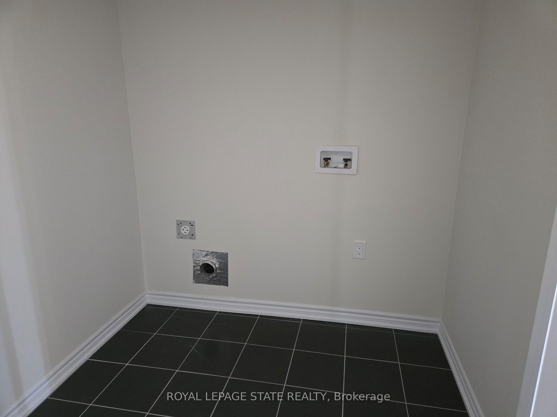 395 Barker Parkway, Thorold, ON - Indoor Photo Showing Other Room