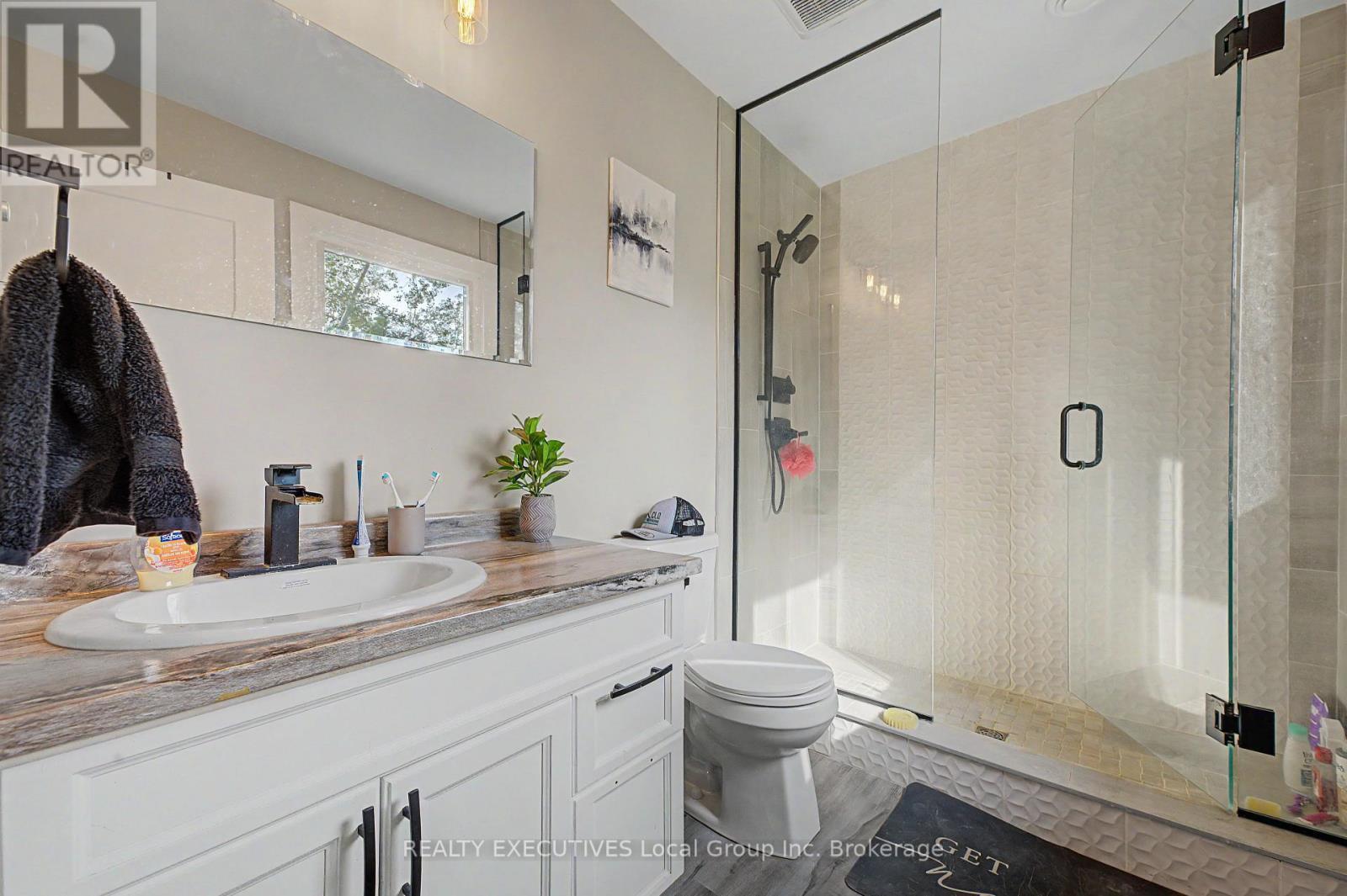 575 Hart Road, Callander, ON - Indoor Photo Showing Bathroom