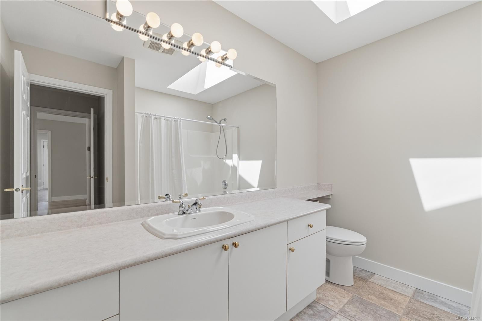 1325 Leeward Way, Qualicum Beach, BC
