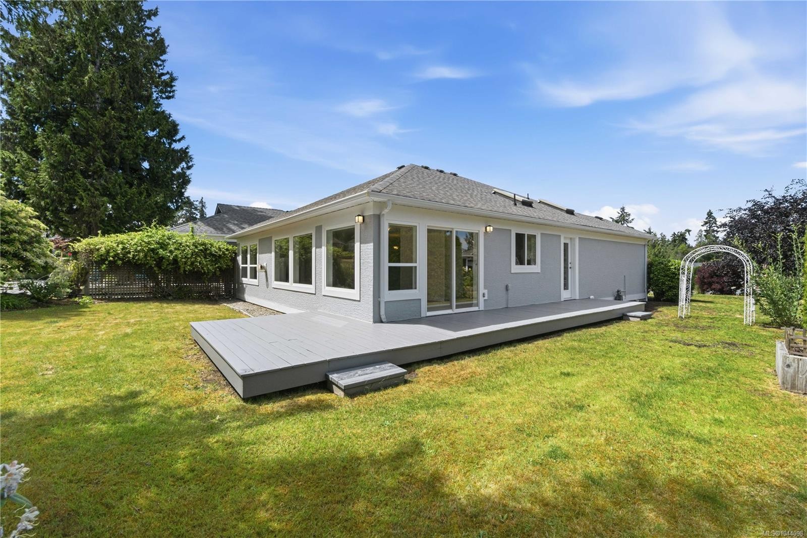 1325 Leeward Way, Qualicum Beach, BC