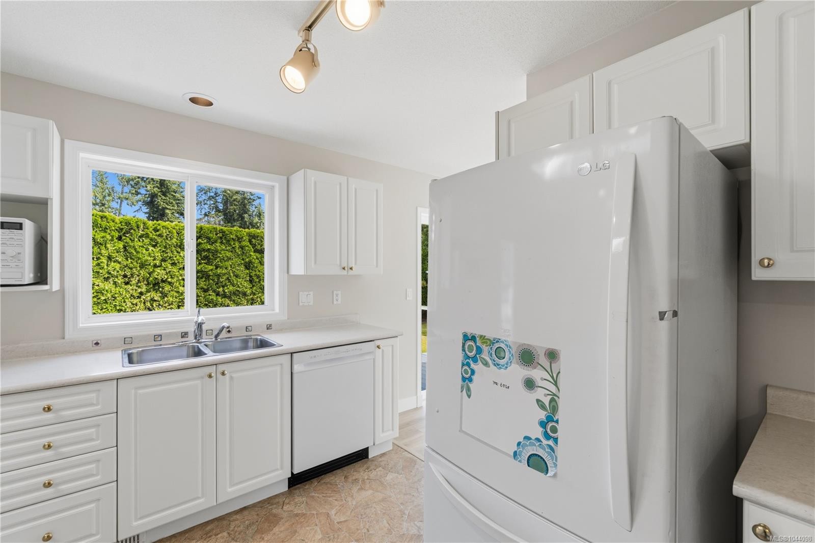 1325 Leeward Way, Qualicum Beach, BC