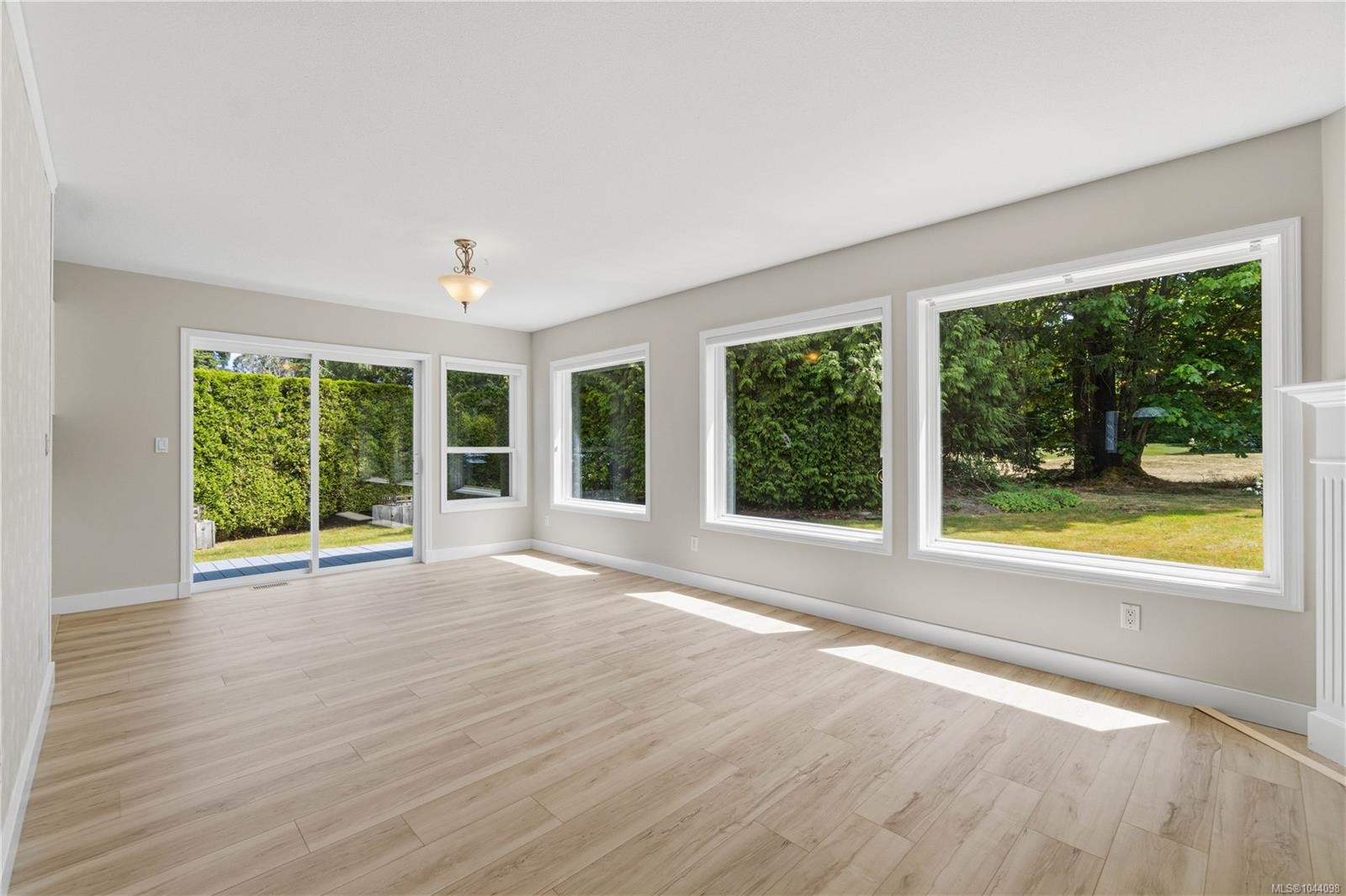1325 Leeward Way, Qualicum Beach, BC