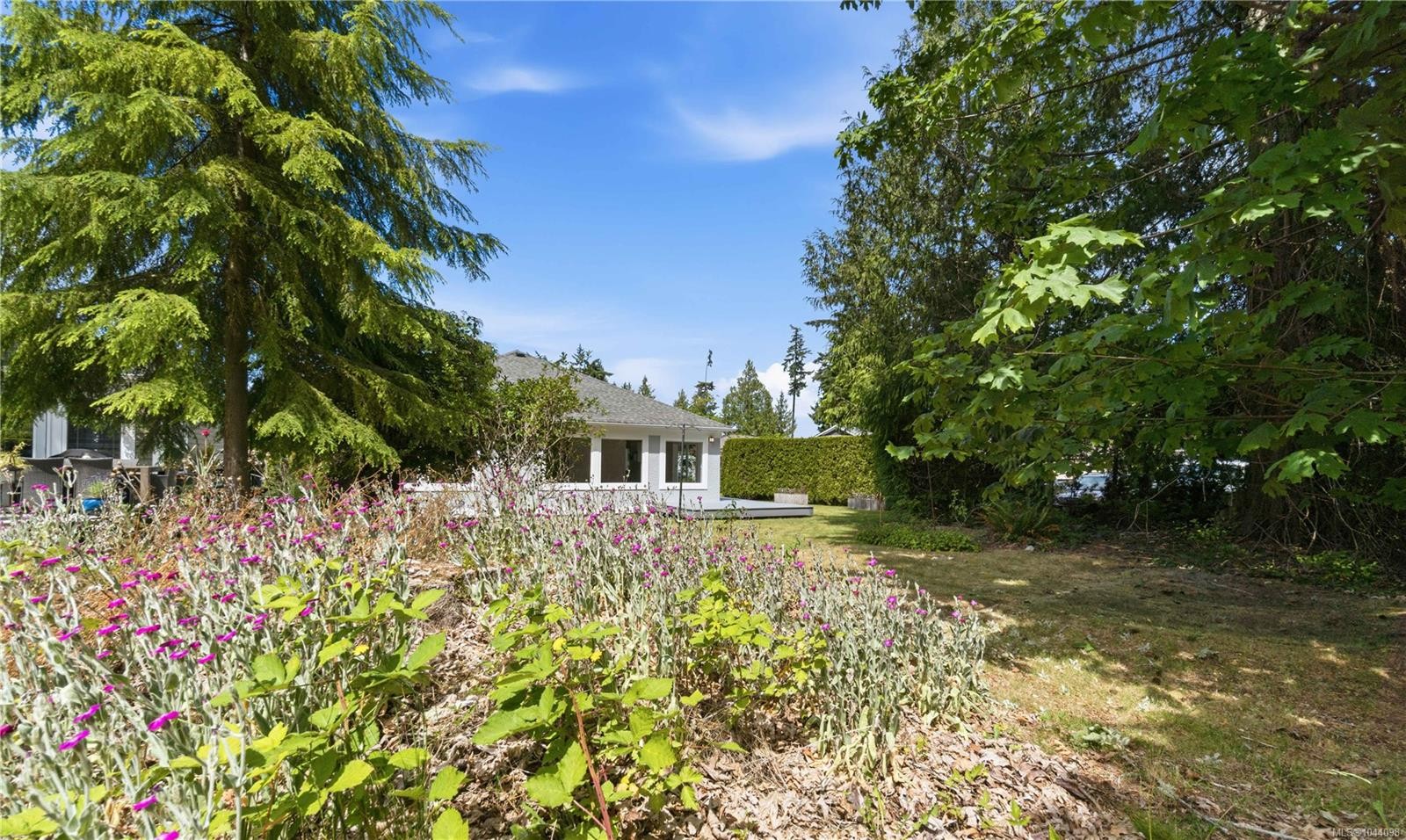 1325 Leeward Way, Qualicum Beach, BC