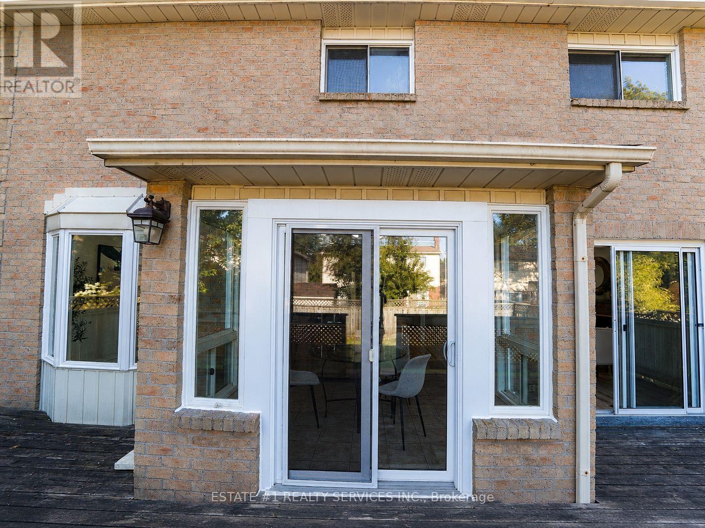 35 Golden Meadow Drive, Kitchener, ON - Outdoor With Exterior