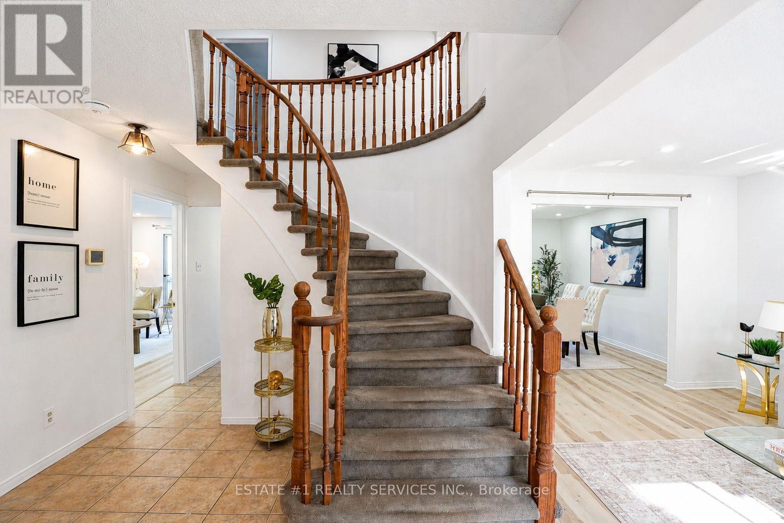 35 Golden Meadow Drive, Kitchener, ON - Indoor Photo Showing Other Room