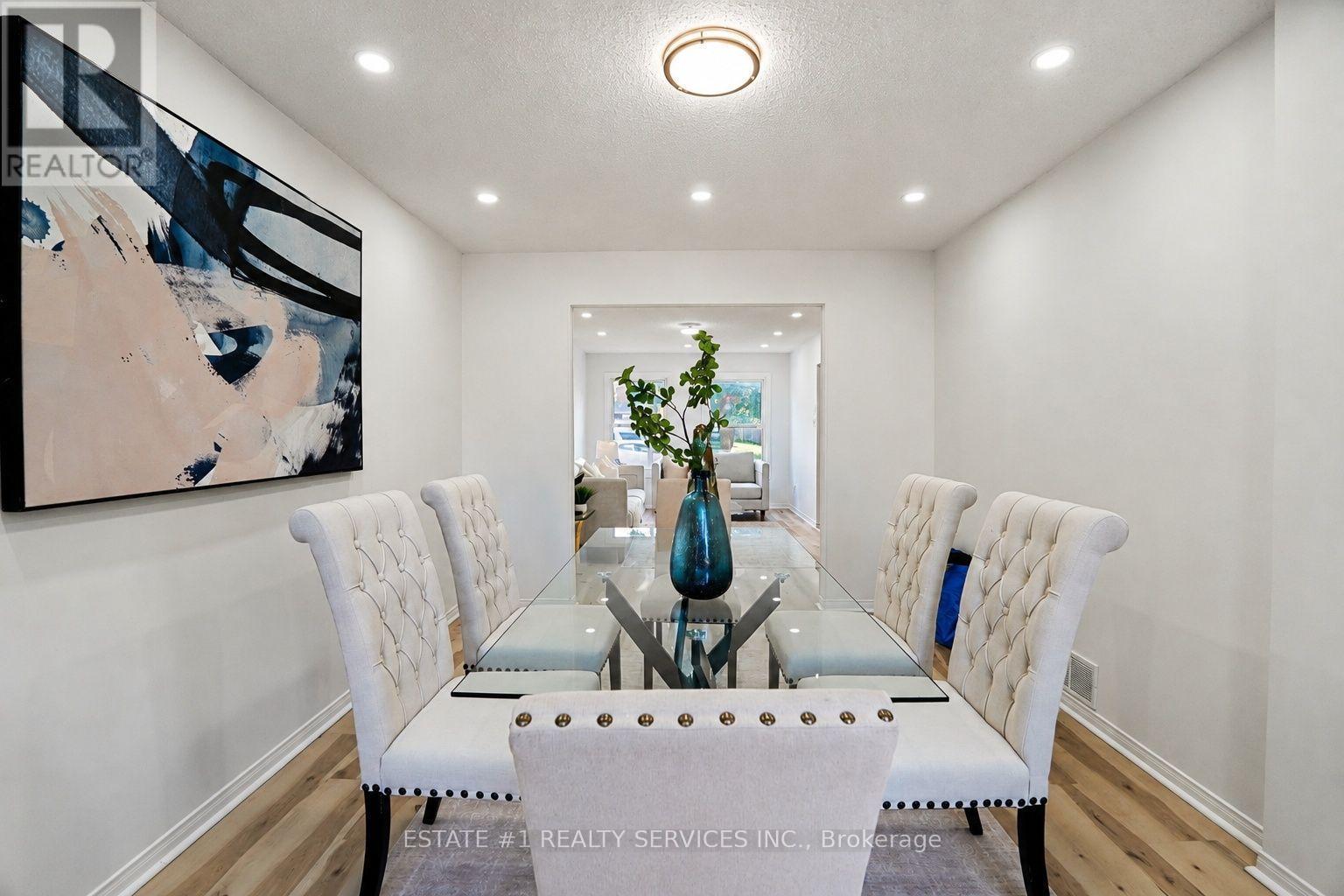 35 Golden Meadow Drive, Kitchener, ON - Indoor Photo Showing Dining Room