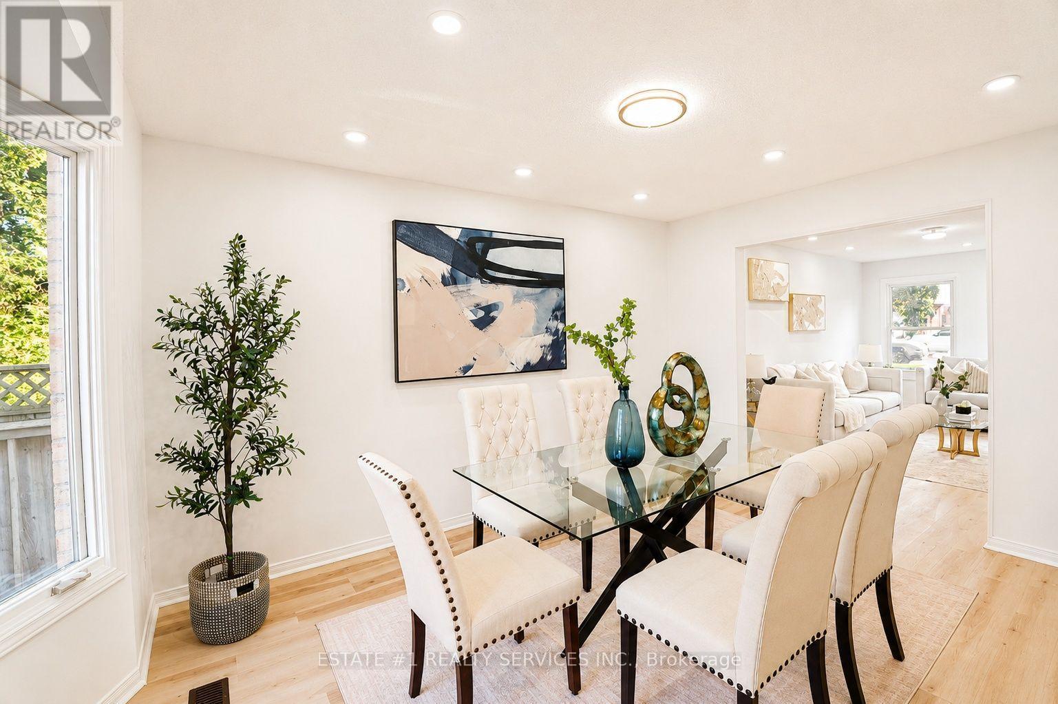 35 Golden Meadow Drive, Kitchener, ON - Indoor Photo Showing Dining Room