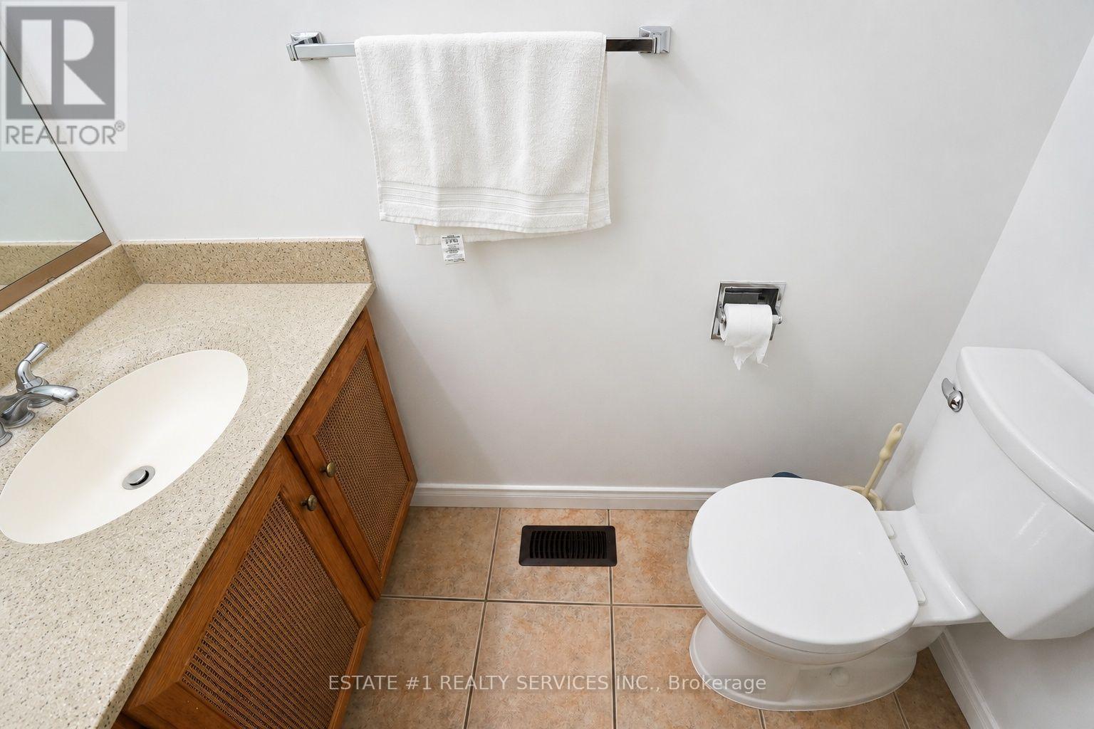35 Golden Meadow Drive, Kitchener, ON - Indoor Photo Showing Bathroom