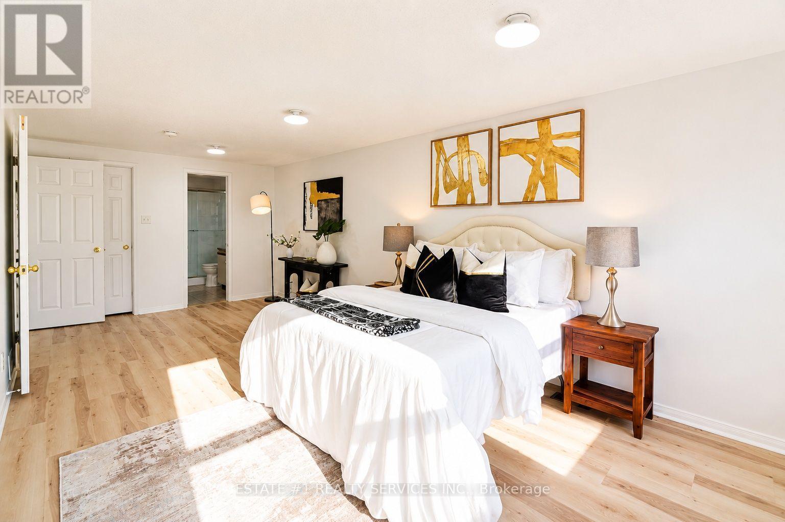 35 Golden Meadow Drive, Kitchener, ON - Indoor Photo Showing Bedroom