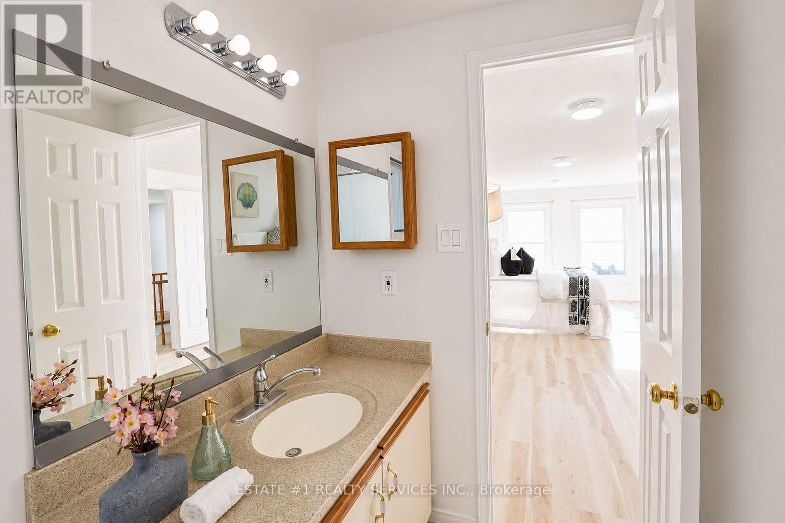 35 Golden Meadow Drive, Kitchener, ON - Indoor Photo Showing Bathroom