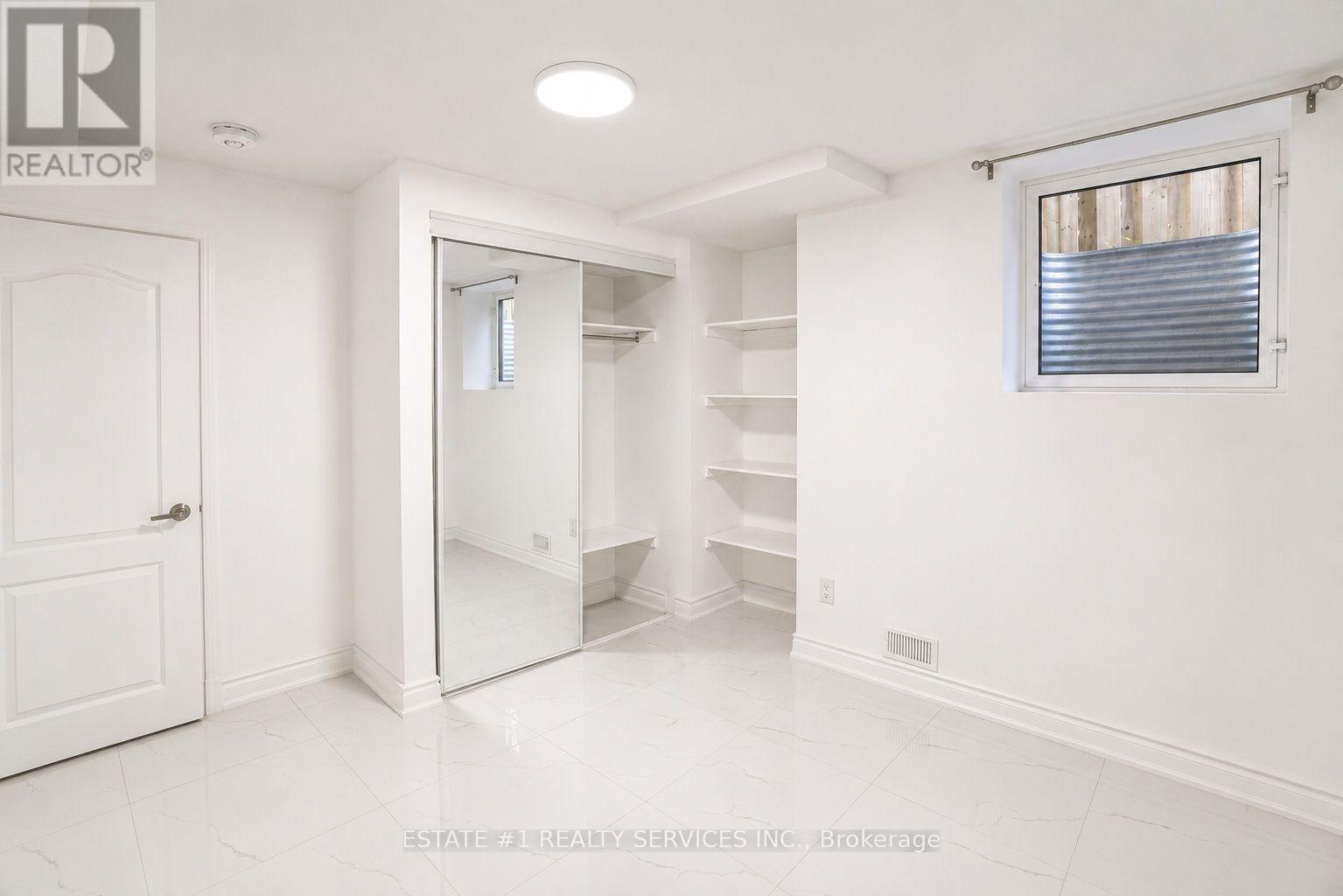35 Golden Meadow Drive, Kitchener, ON - Indoor Photo Showing Other Room