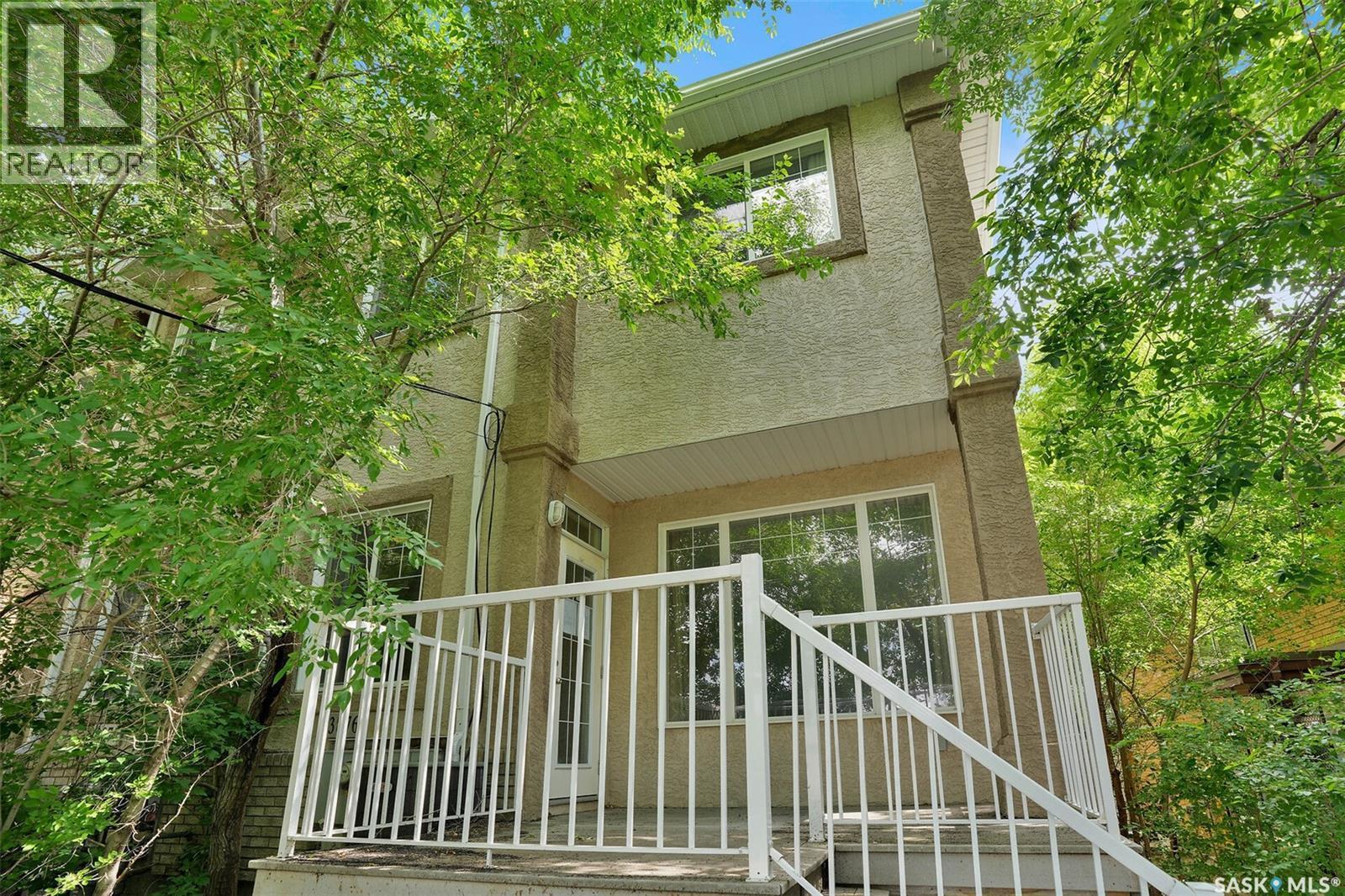 3876 Robinson Street, Regina, SK - Outdoor
