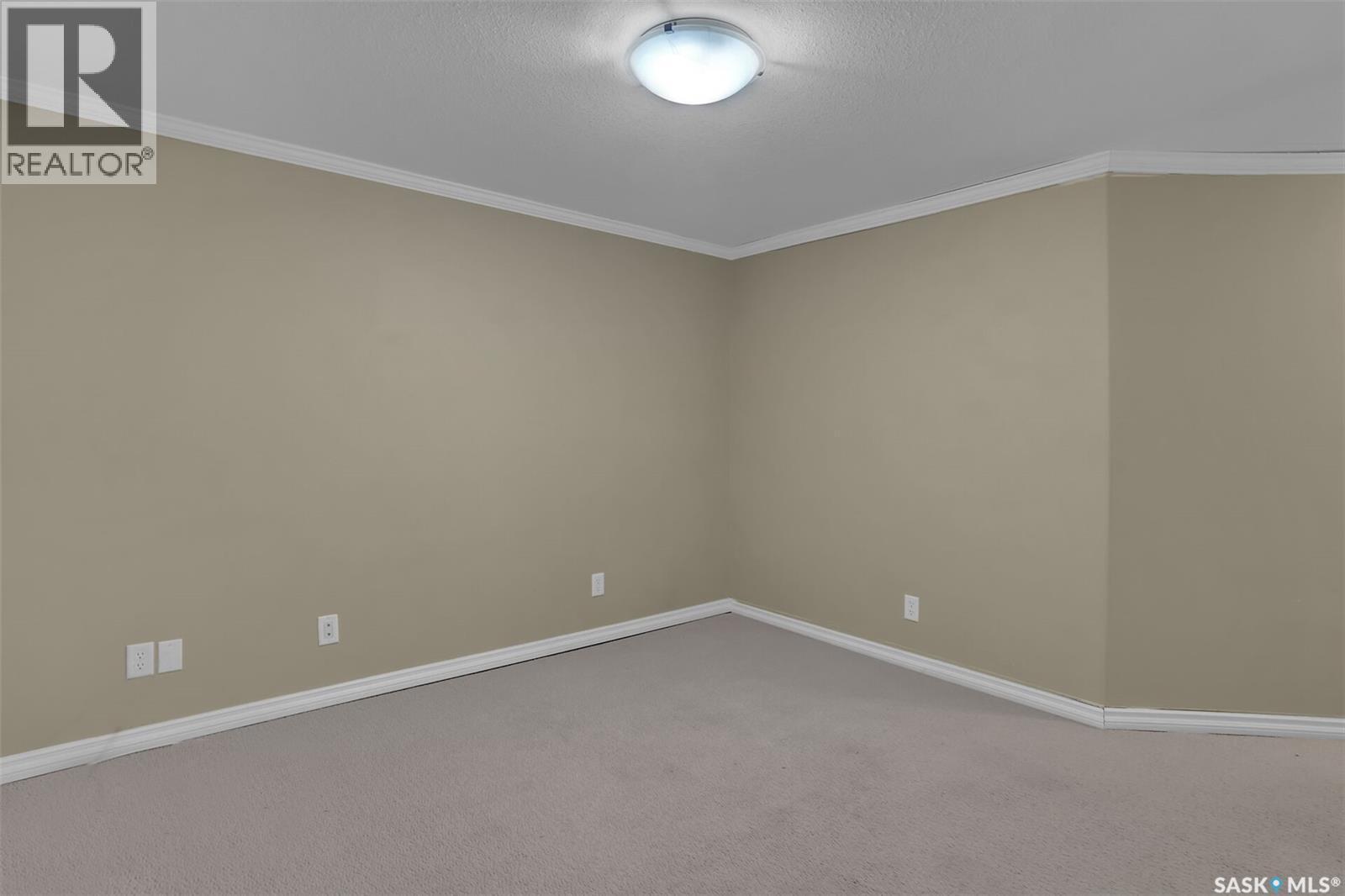 3876 Robinson Street, Regina, SK - Indoor Photo Showing Other Room