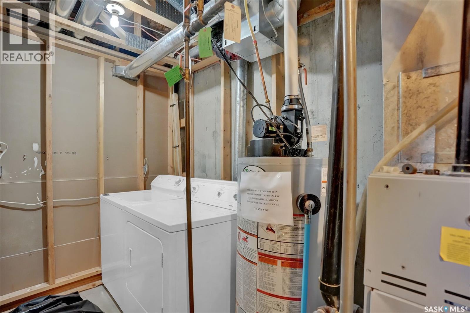 3876 Robinson Street, Regina, SK - Indoor